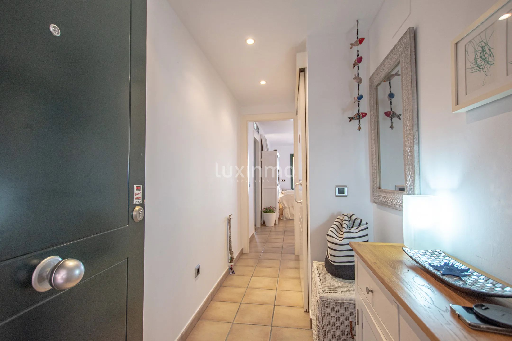 Flat for rent with open sea view in Mascarat — photo 6