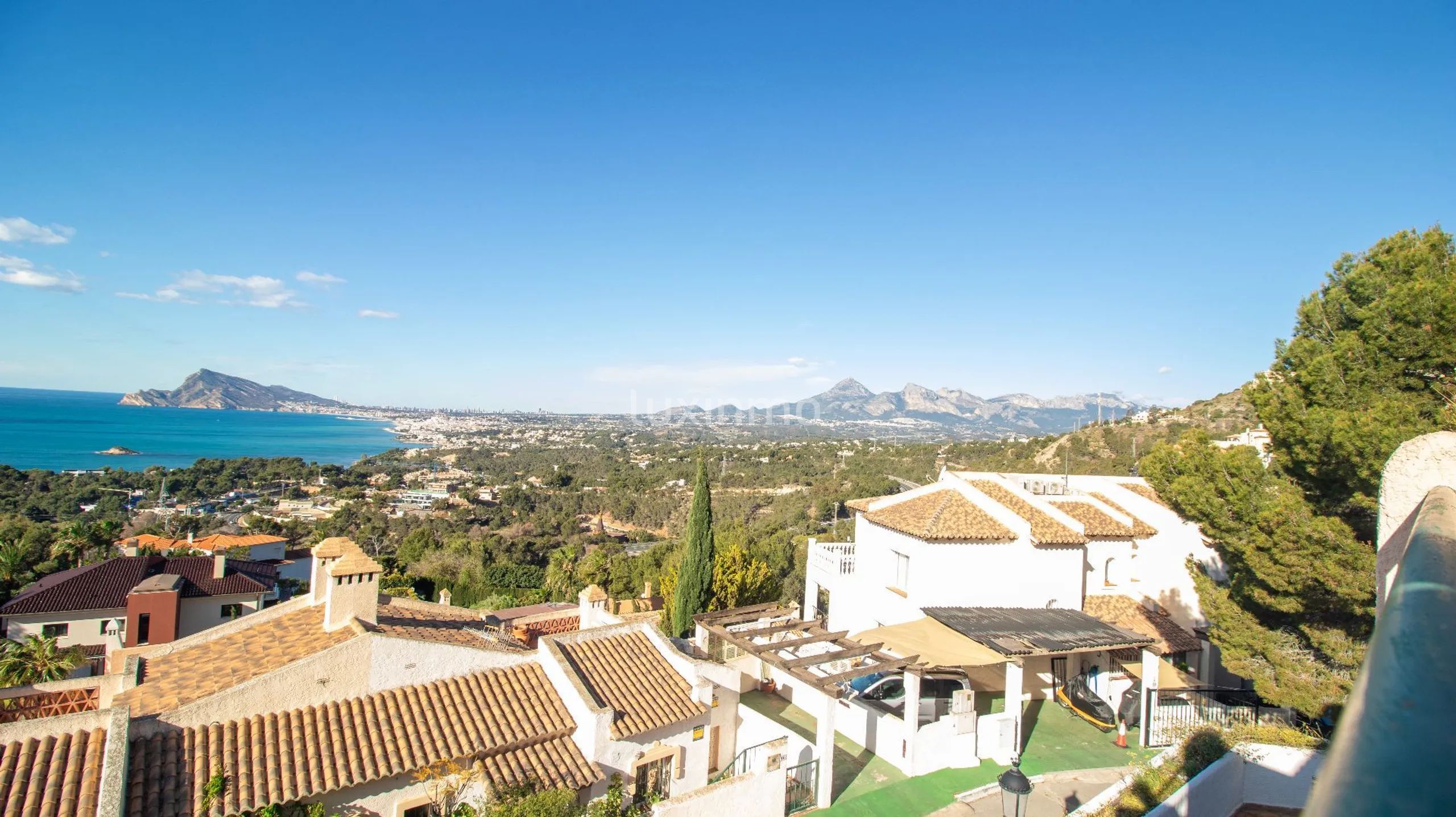 Charmant Mediterraans rijtjeshuis met 3 slaapkamers en uitzicht op zee in Altea Hills — photo 2
