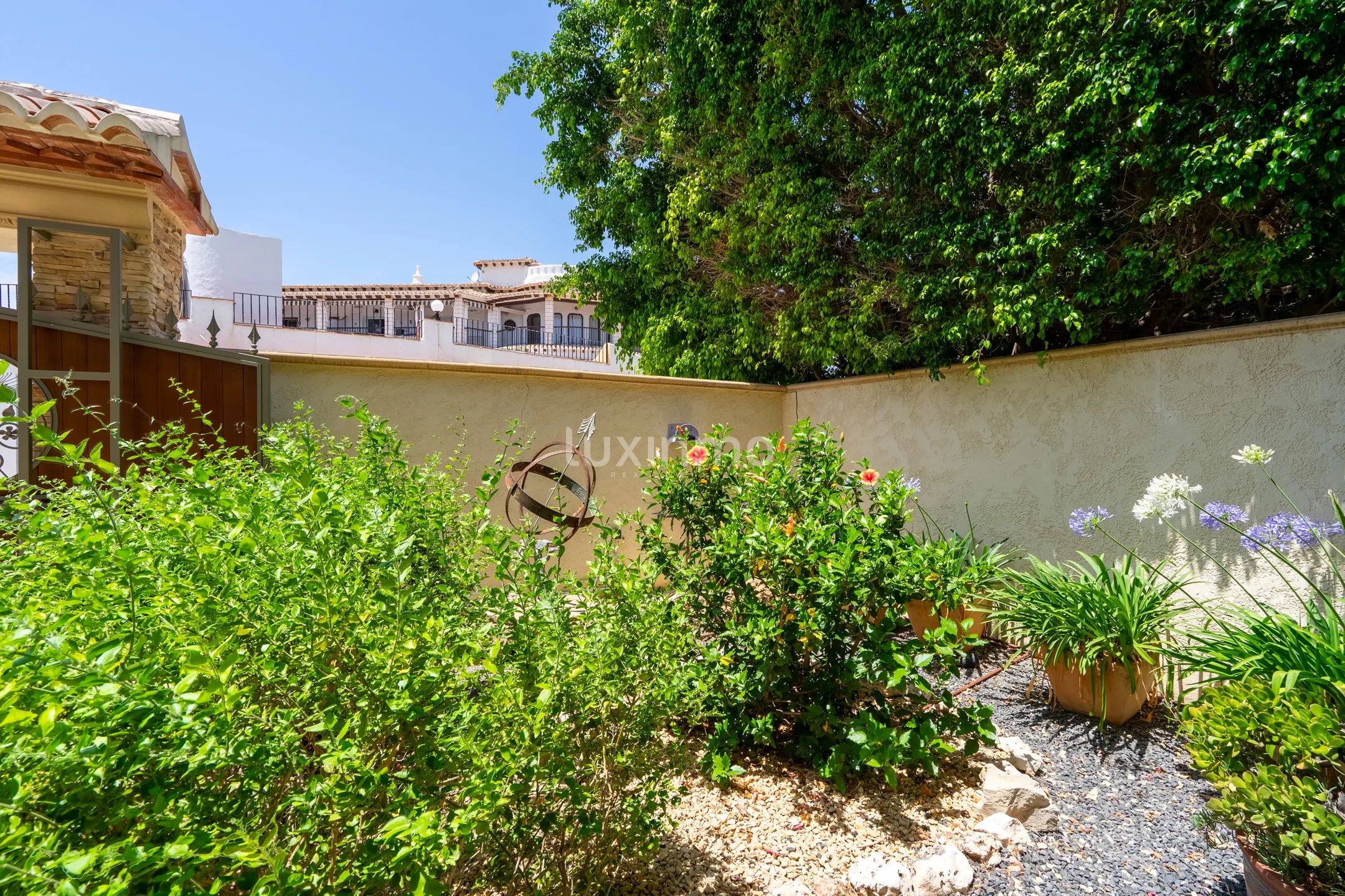 Stunning 4-Bedroom Detached House with Sea & Mountain Views in Benissa Costa — photo 41