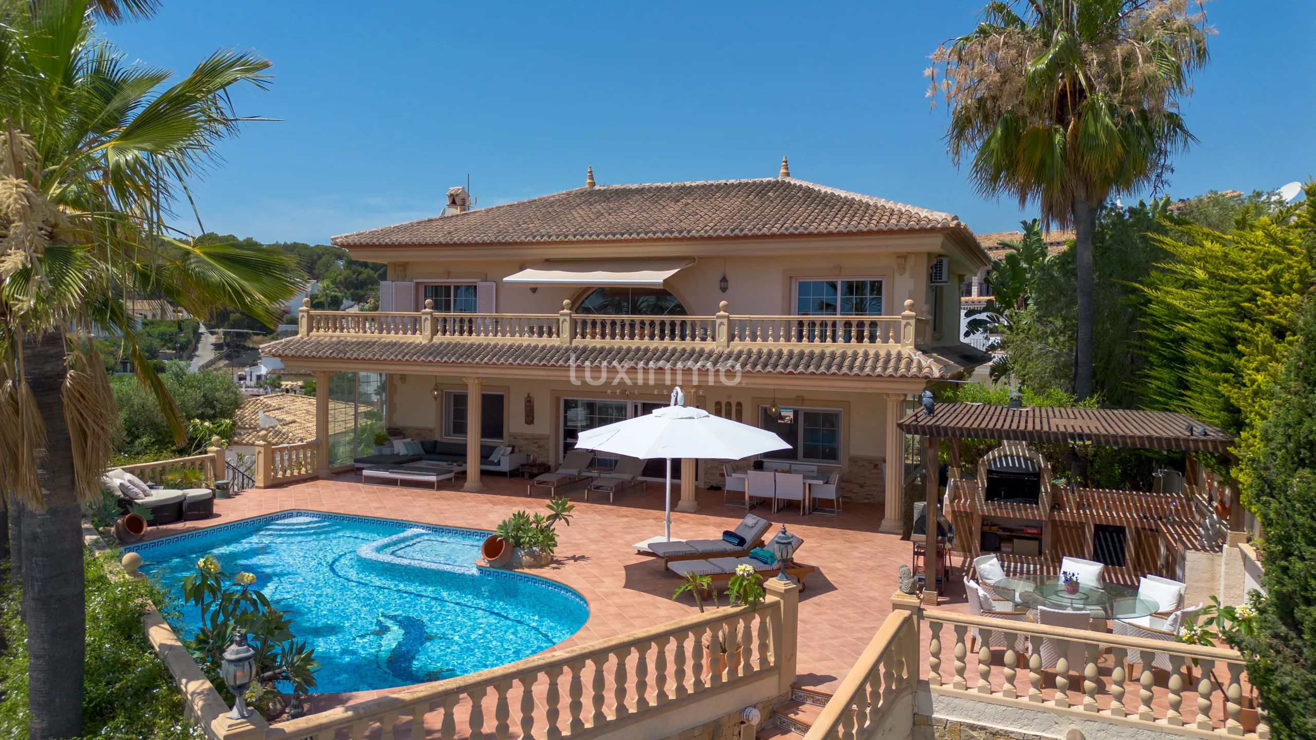 Atemberaubendes 4-Schlafzimmer-Haus mit Meer- und Bergblick in Benissa Fustera