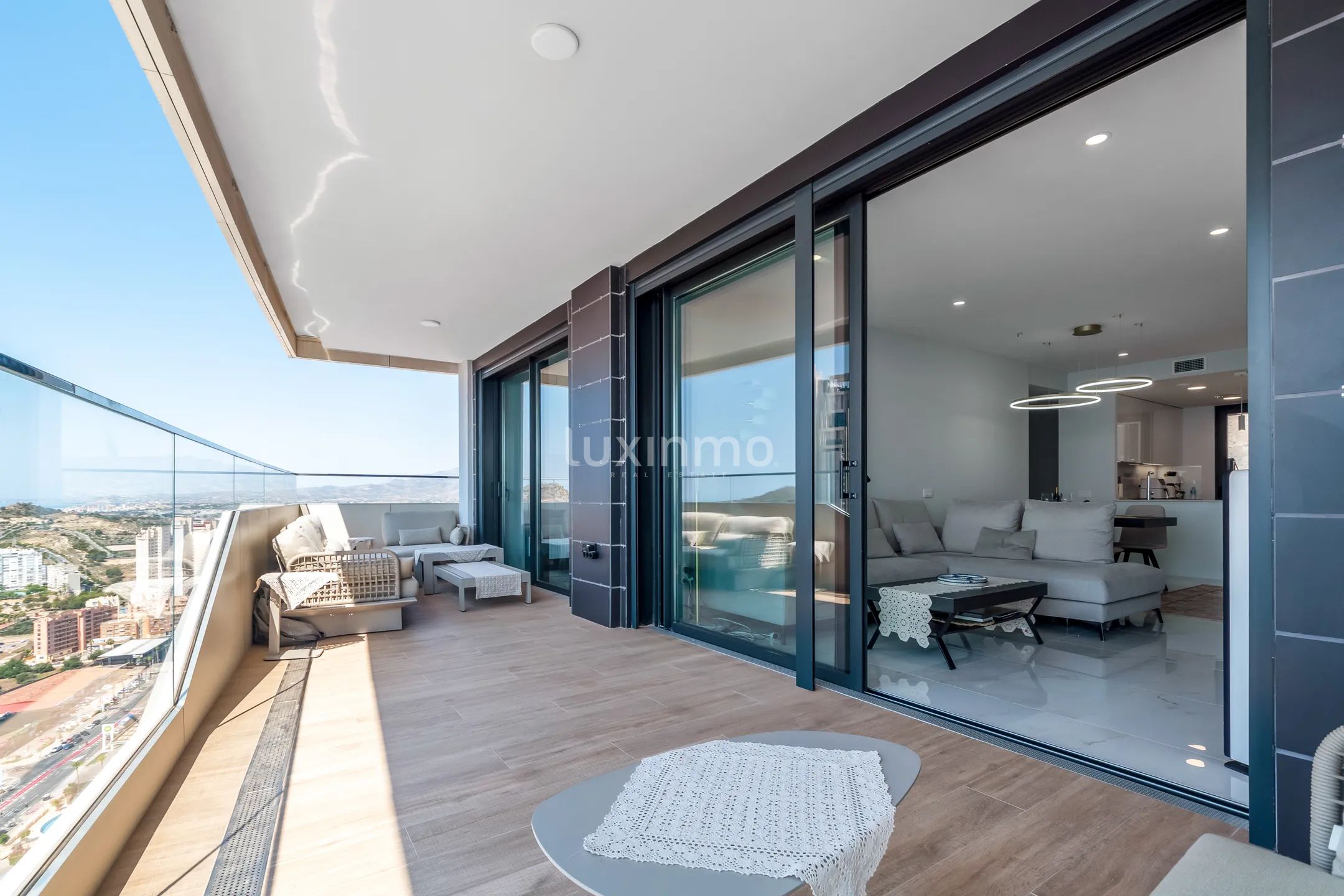 Flat for sale with spectacular sea views in Benidorm — photo 10