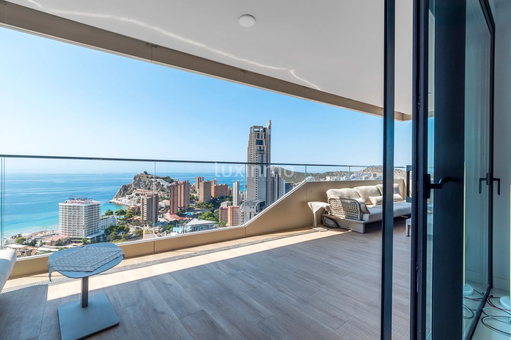 Flat for sale with spectacular sea views in Benidorm — photo 22