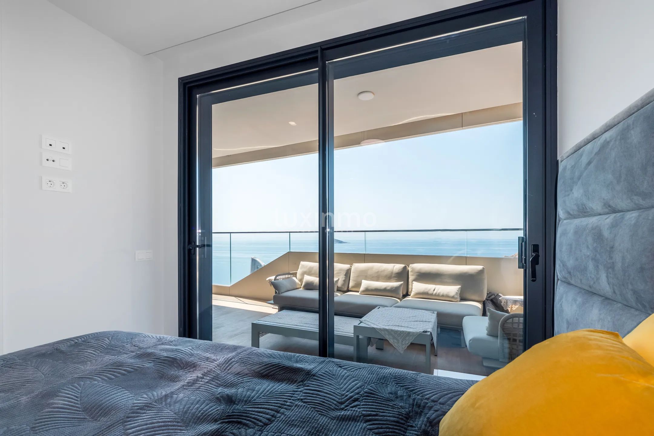 Flat for sale with spectacular sea views in Benidorm — photo 17