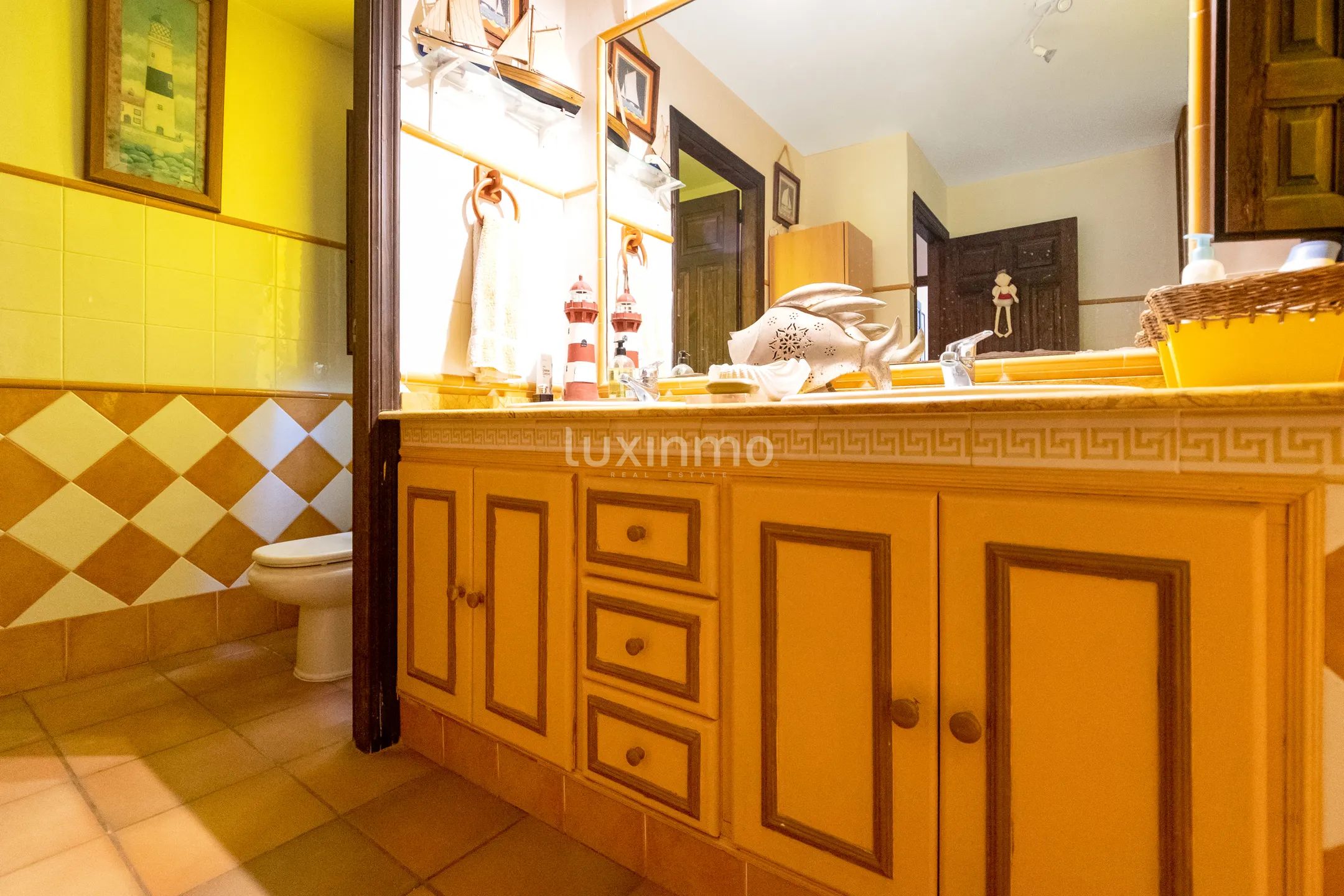 Detached Villa With Pool and Privacy — photo 36