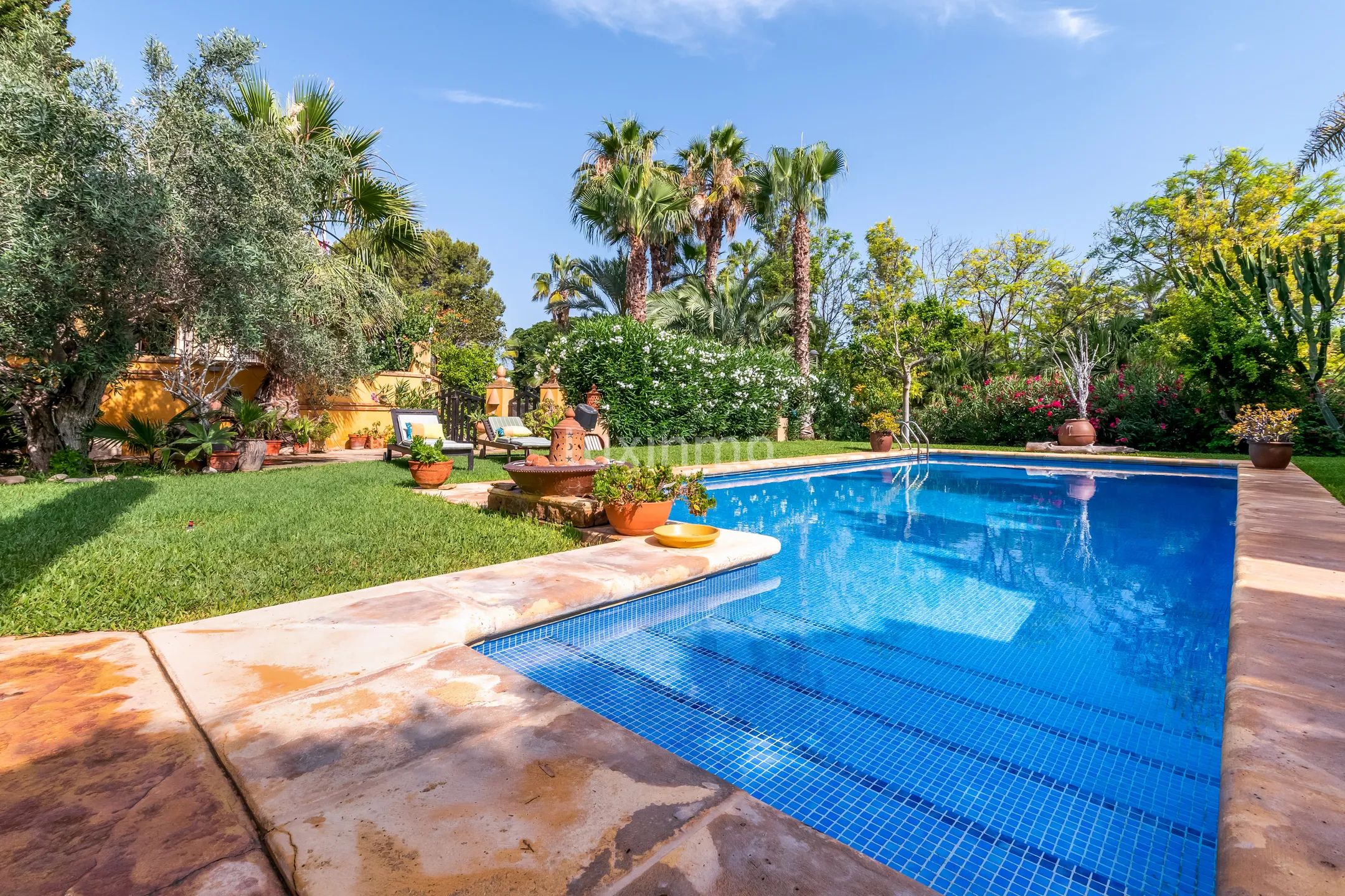 Freistehende Villa mit Pool und Privatsphäre — photo 40