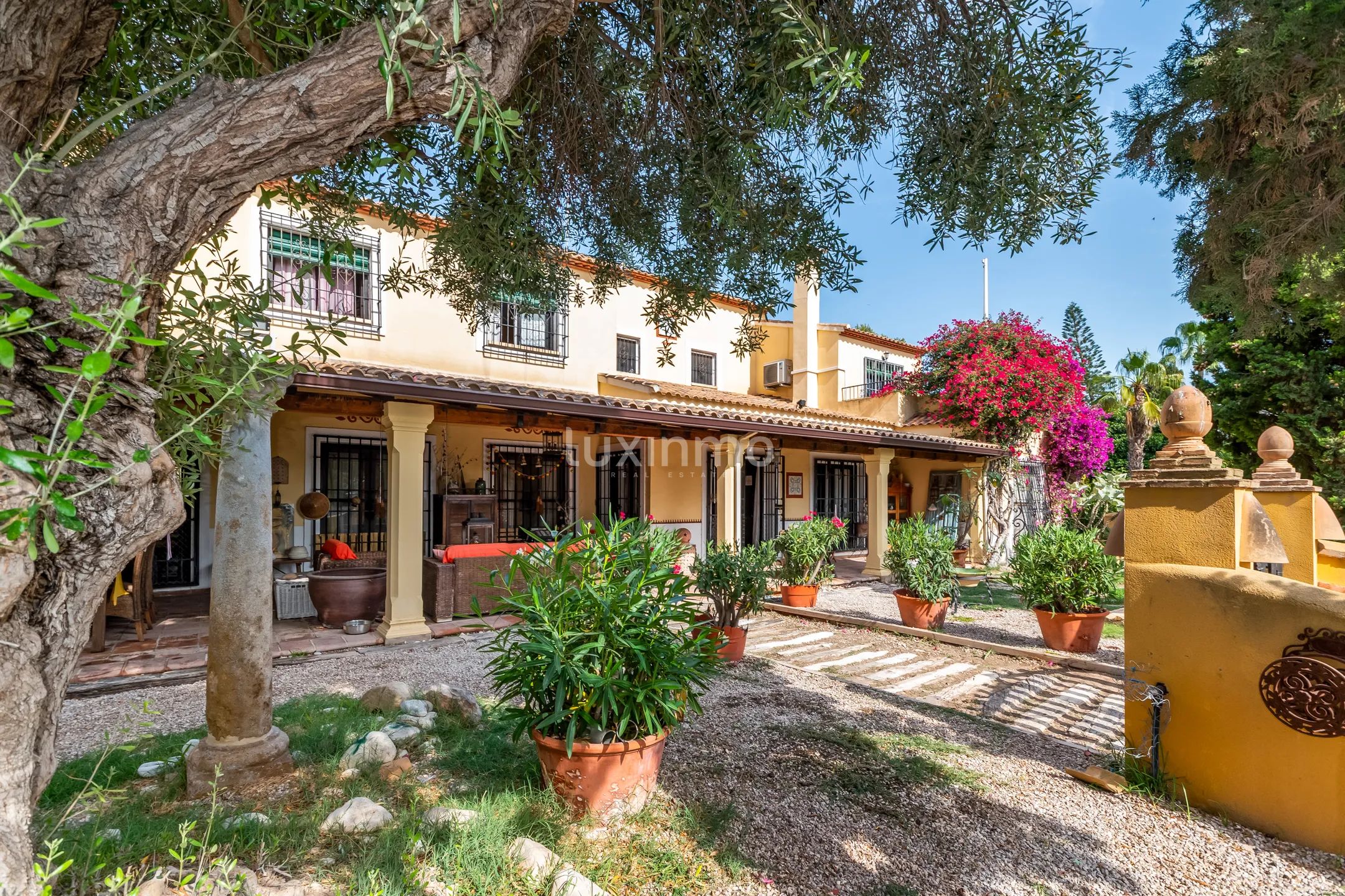 Detached Villa With Pool and Privacy — photo 8