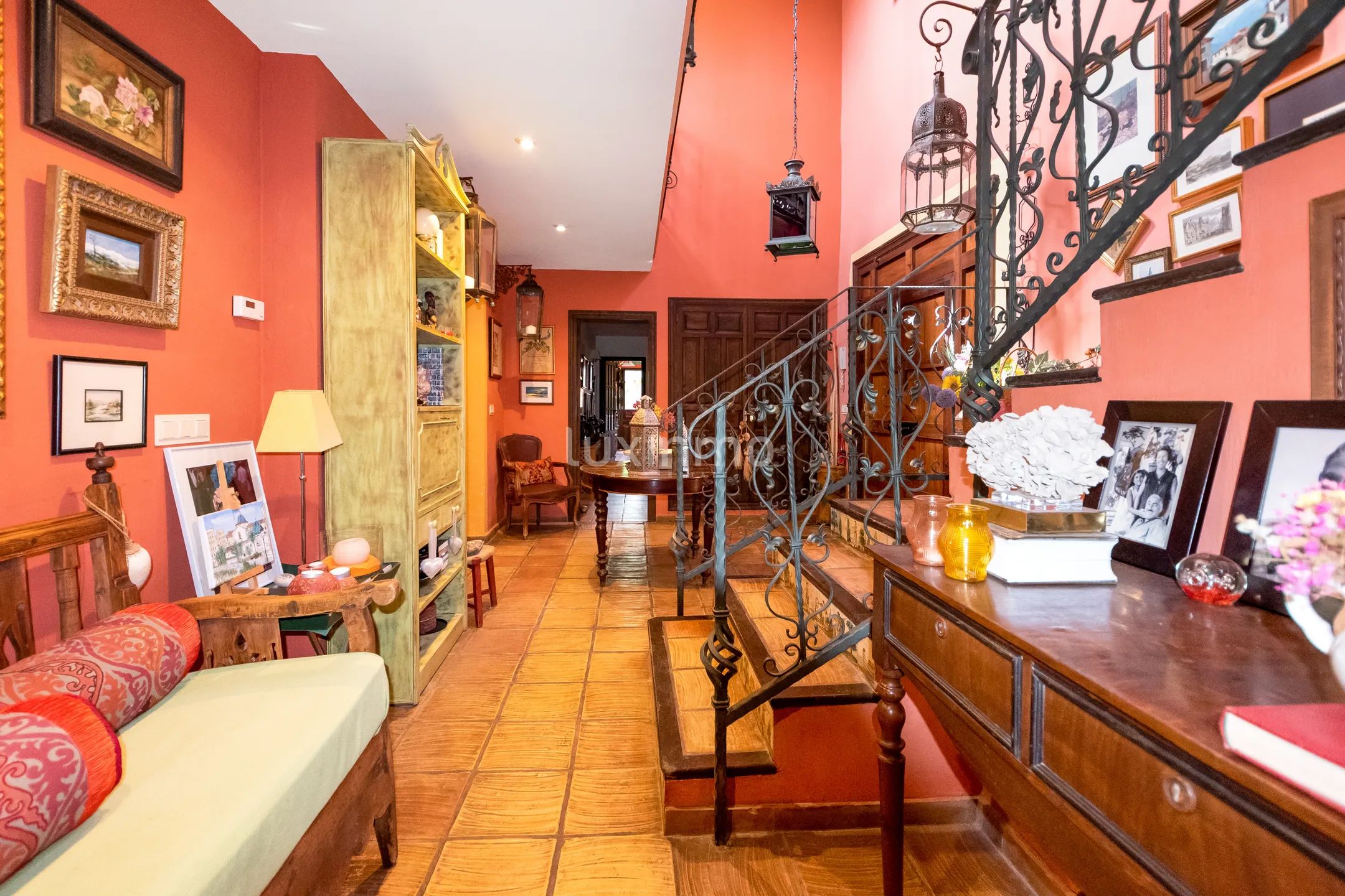 Detached Villa With Pool and Privacy — photo 23