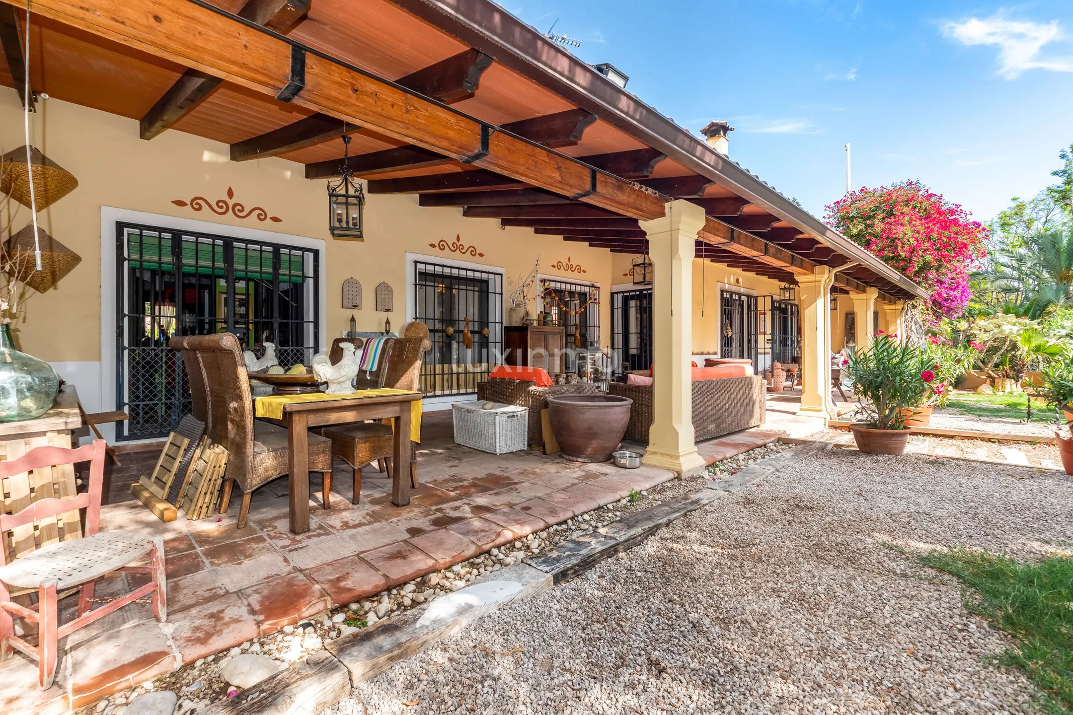 Detached Villa With Pool and Privacy — photo 9