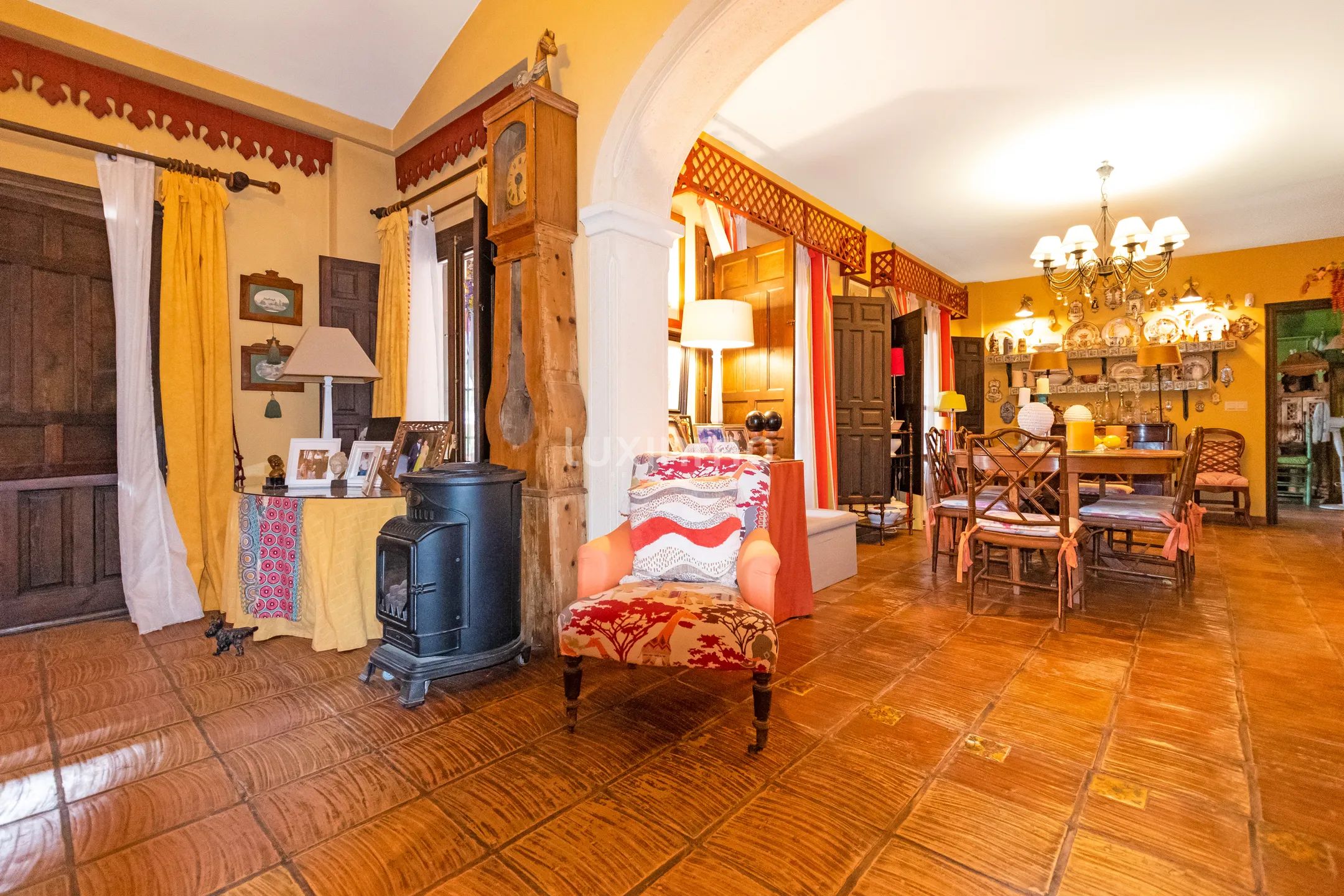 Detached Villa With Pool and Privacy — photo 15