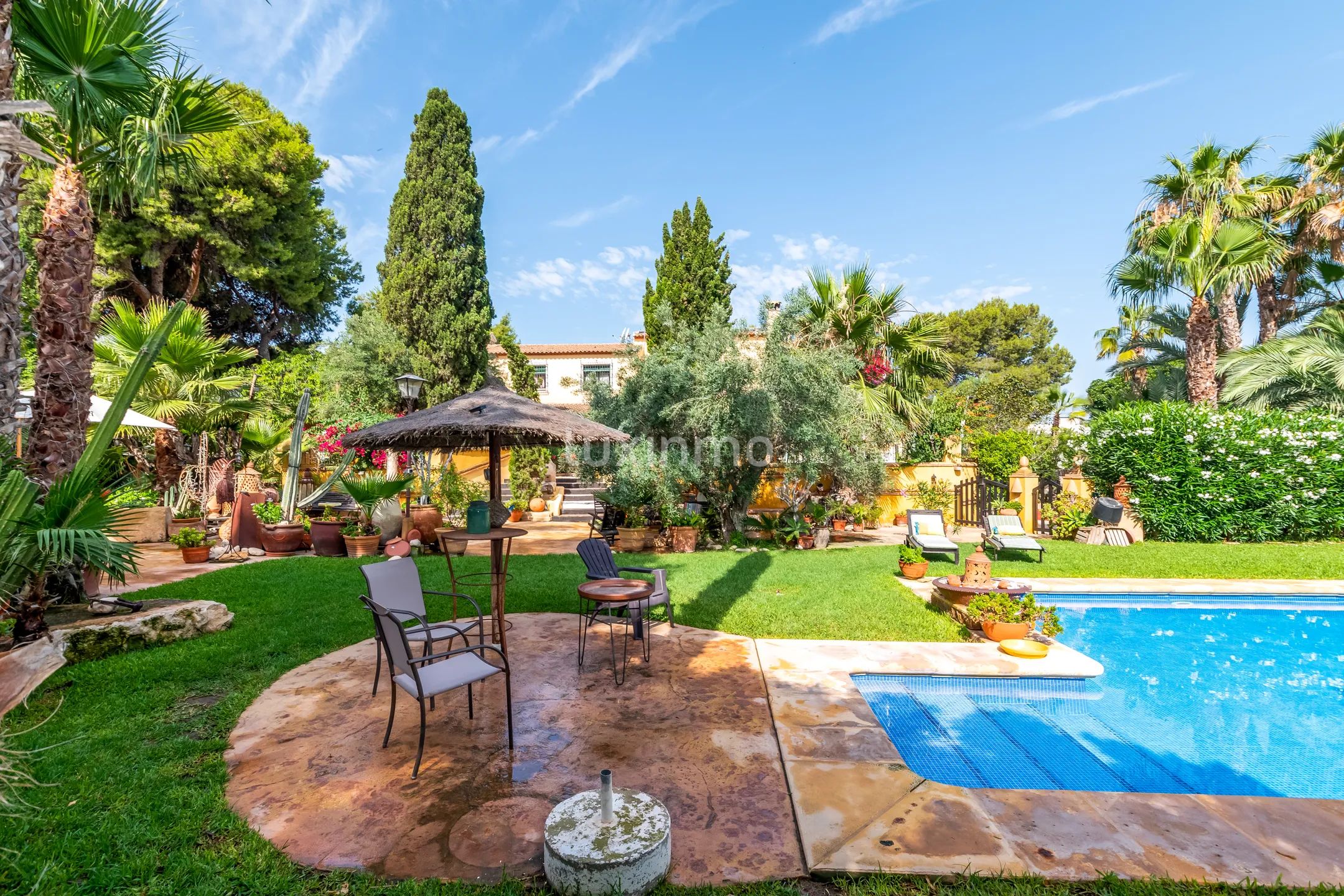 Freistehende Villa mit Pool und Privatsphäre — photo 41