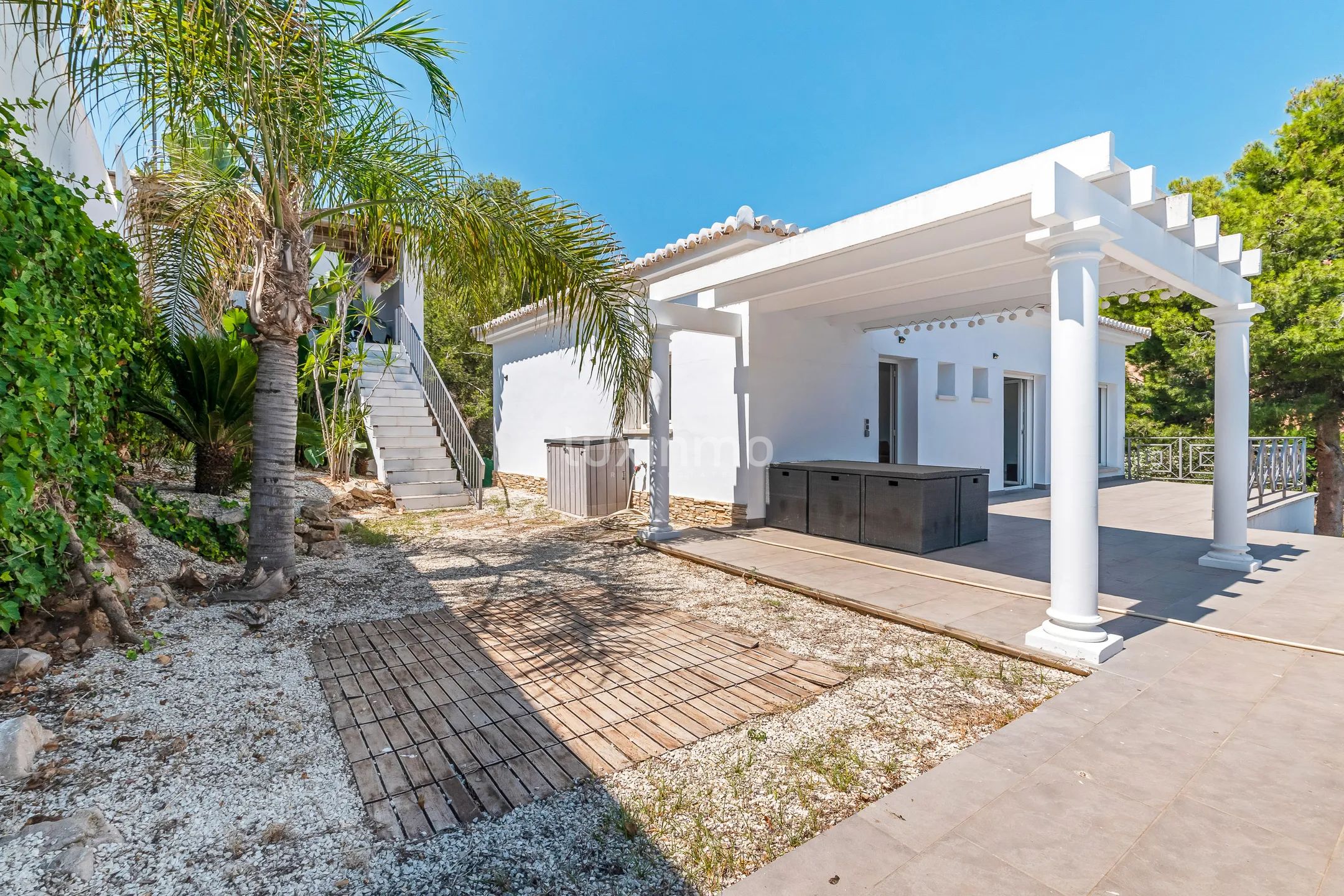 Charming Mediterranean Detached House With Sea View — photo 20