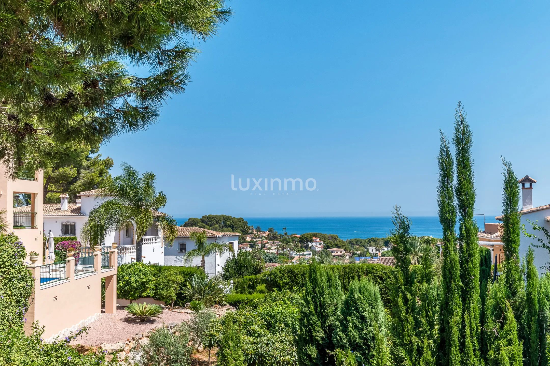 Charming Mediterranean  Detached House With Sea View — photo 30