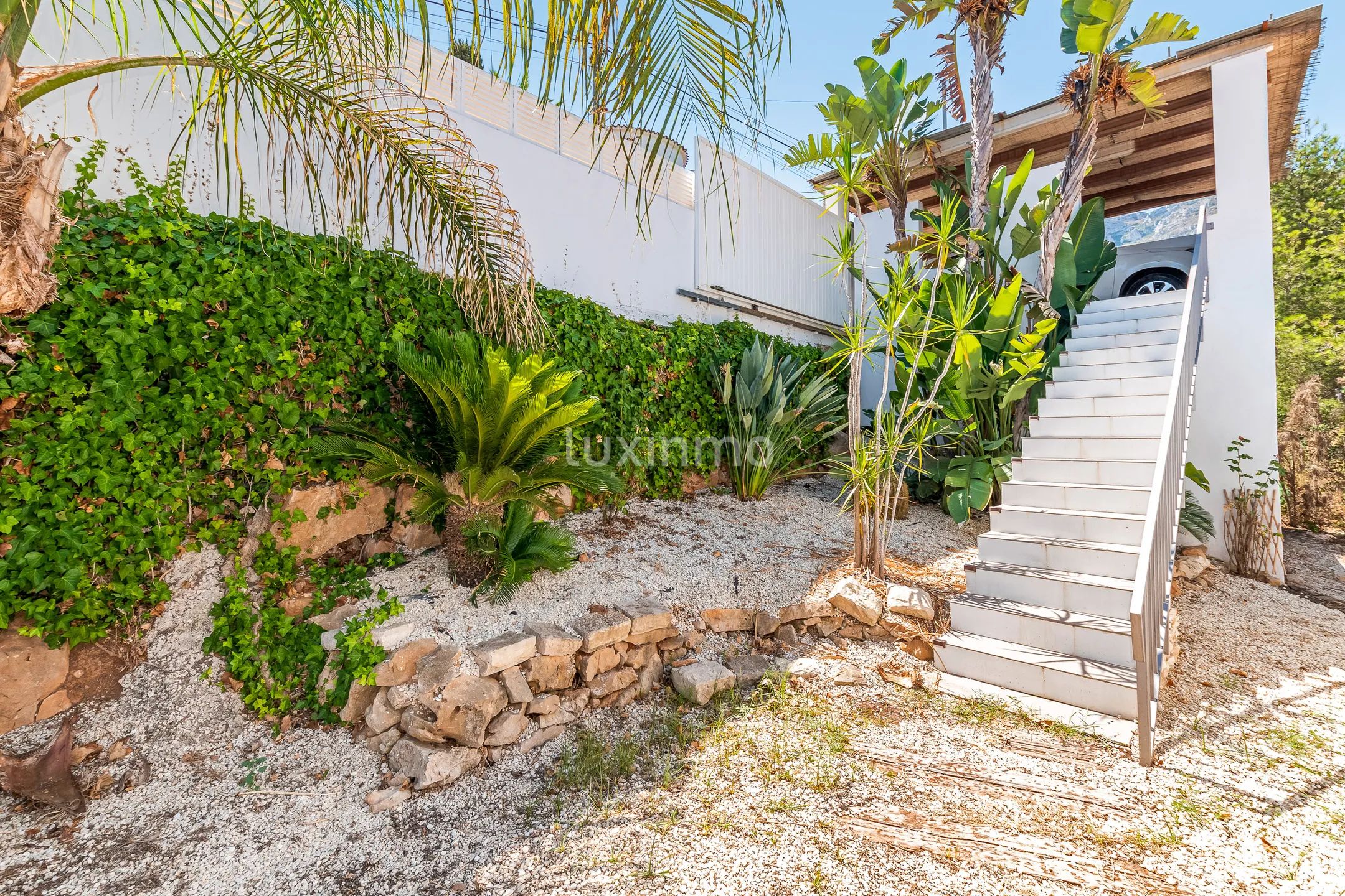 Charming Mediterranean  Detached House With Sea View — photo 31