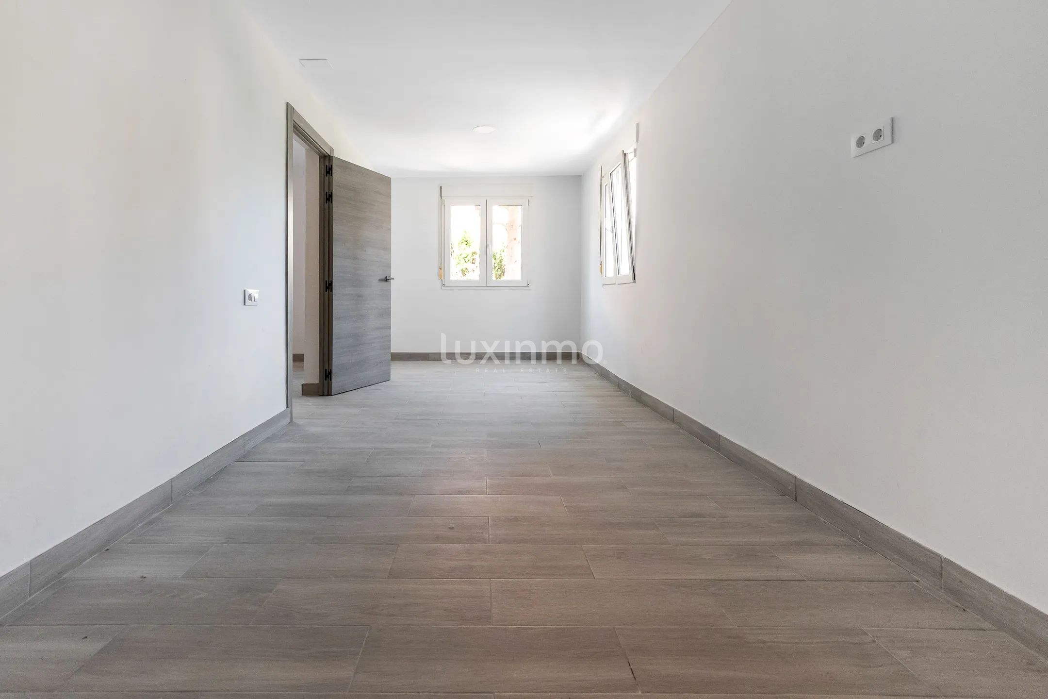 Charming Mediterranean  Detached House With Sea View — photo 27