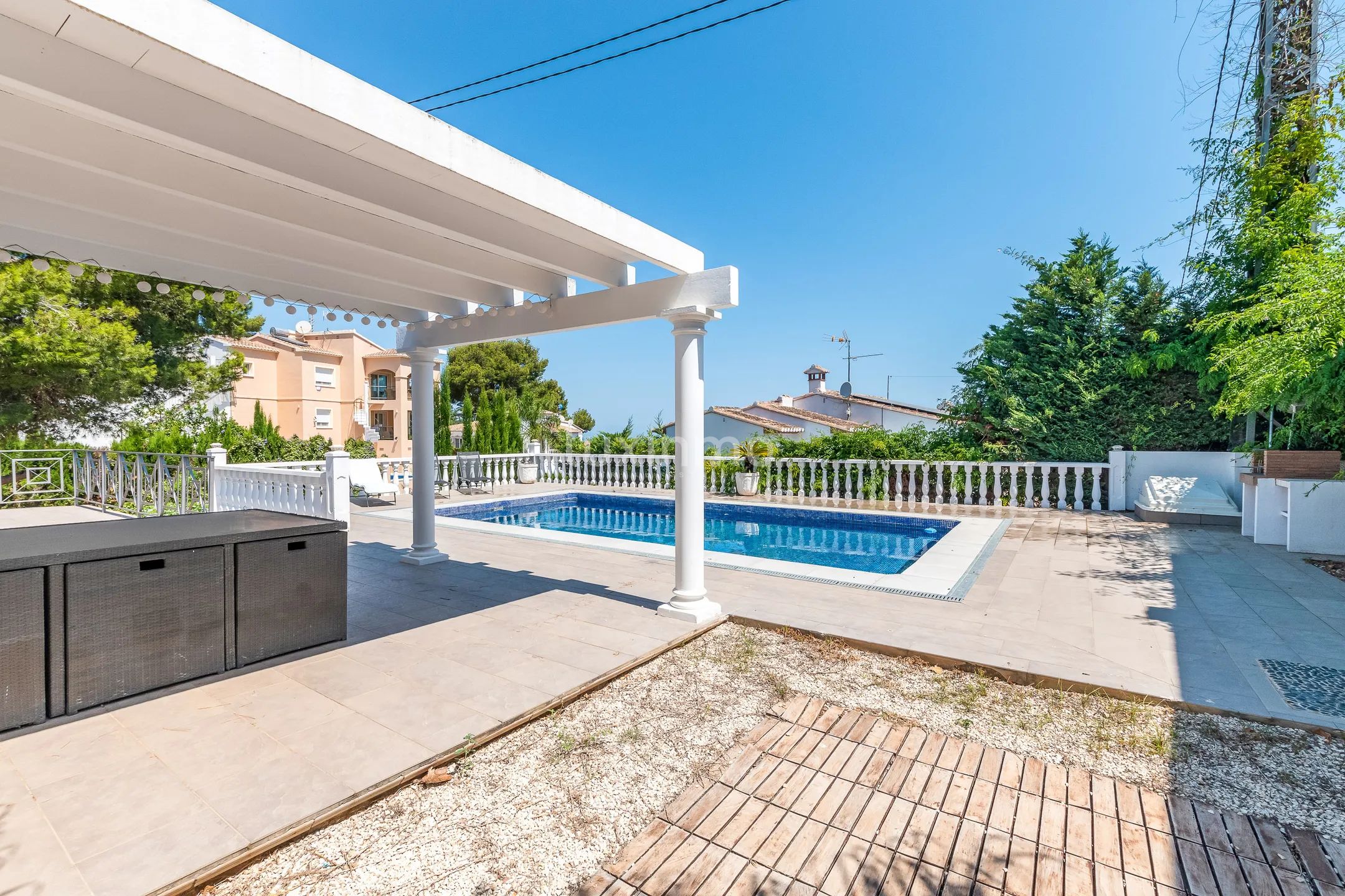 Charming Mediterranean  Detached House With Sea View — photo 21