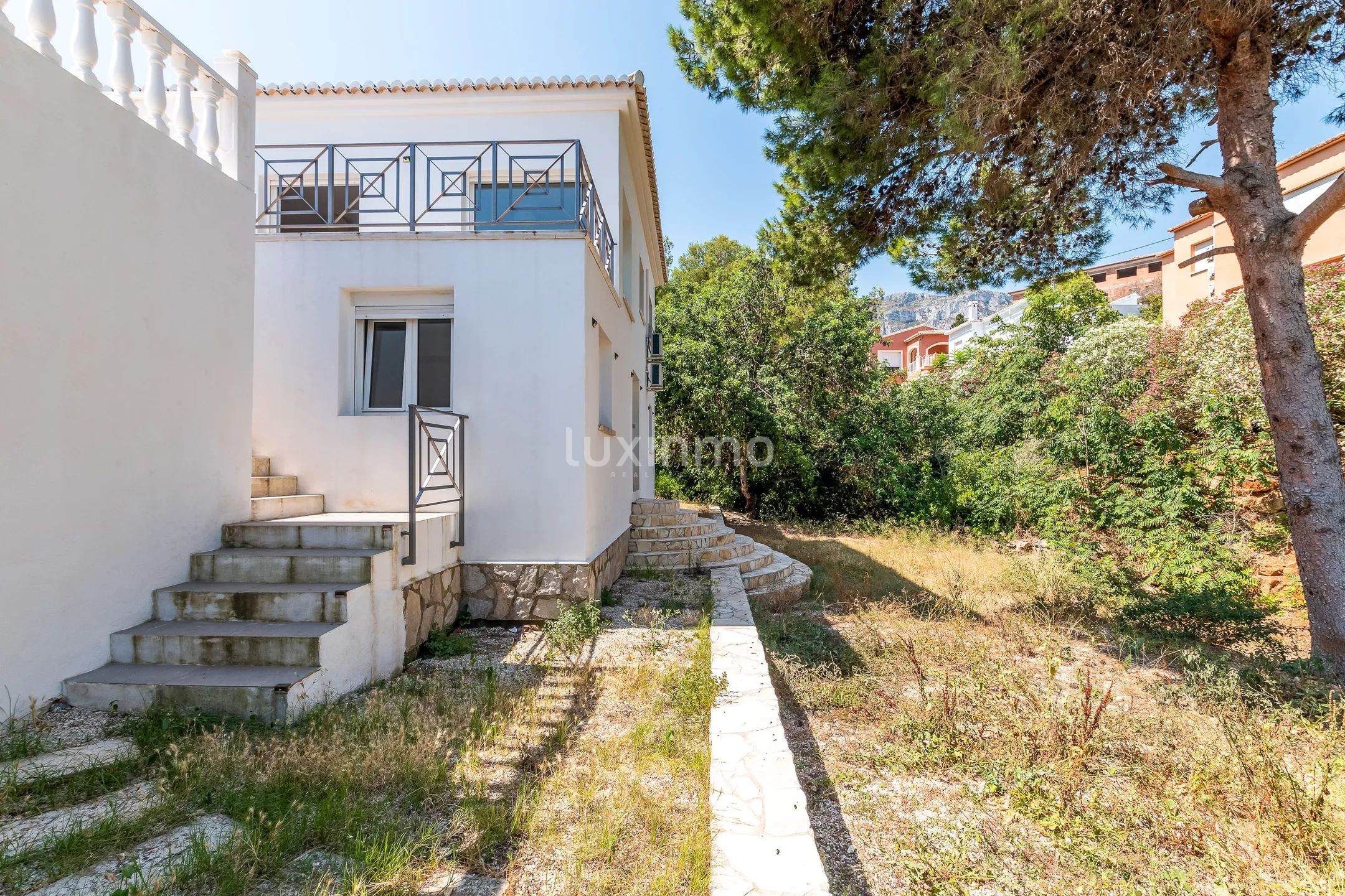 Charming Mediterranean  Detached House With Sea View — photo 23