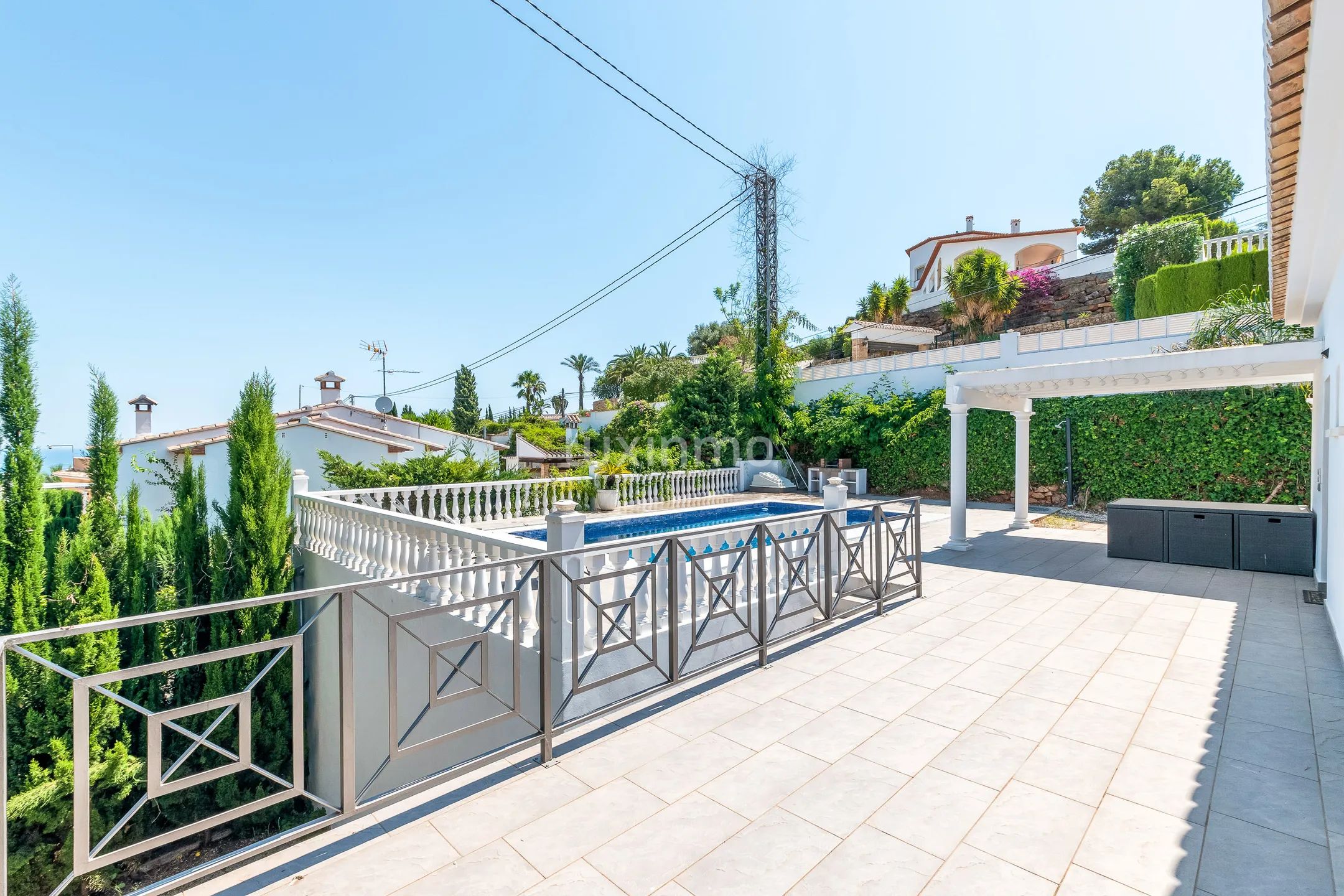 Charming Mediterranean  Detached House With Sea View — photo 18