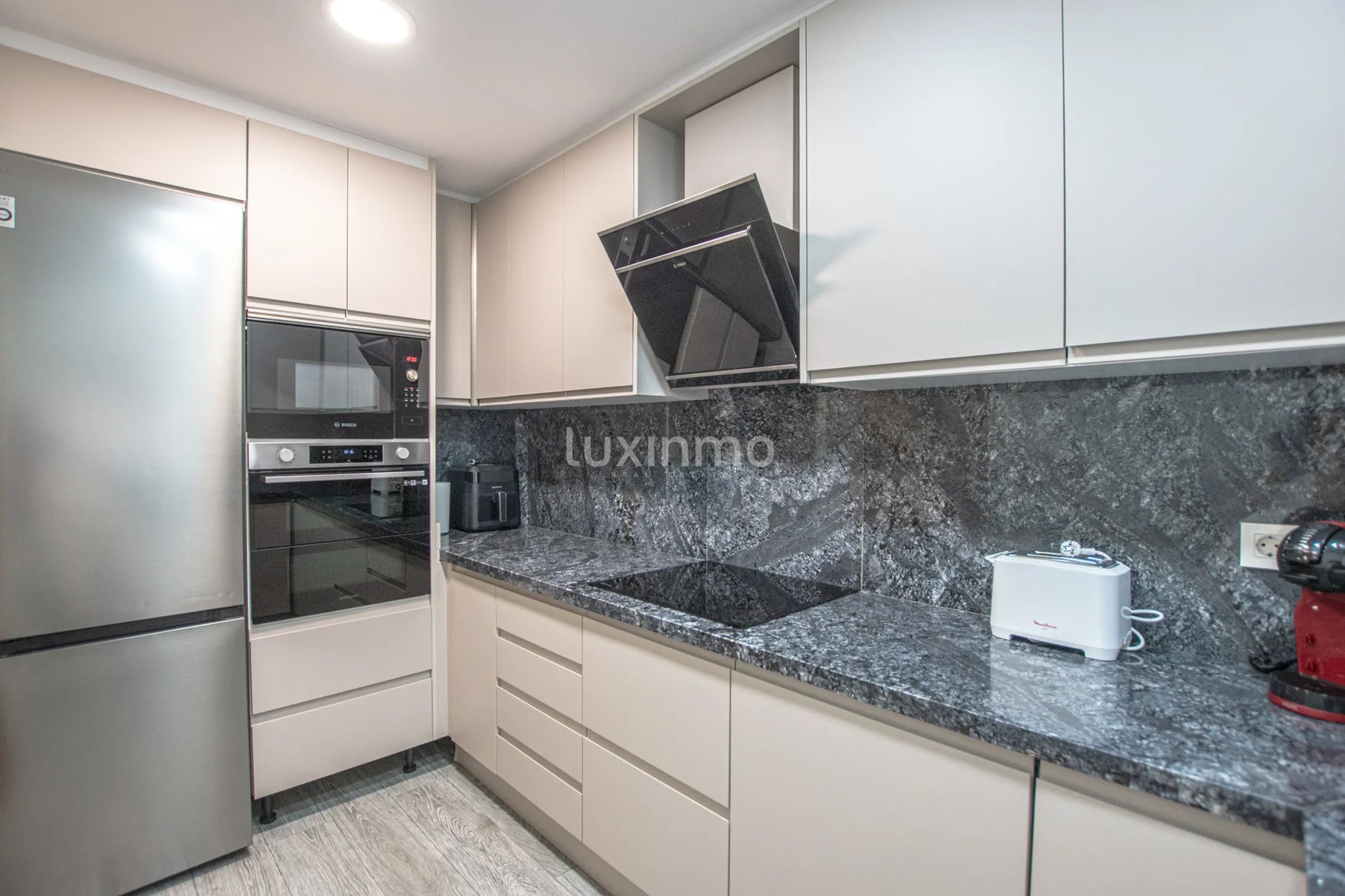 Całkowicie odnowione mieszkanie z panoramicznym widokiem do wynajęcia w Calpe — photo 10
