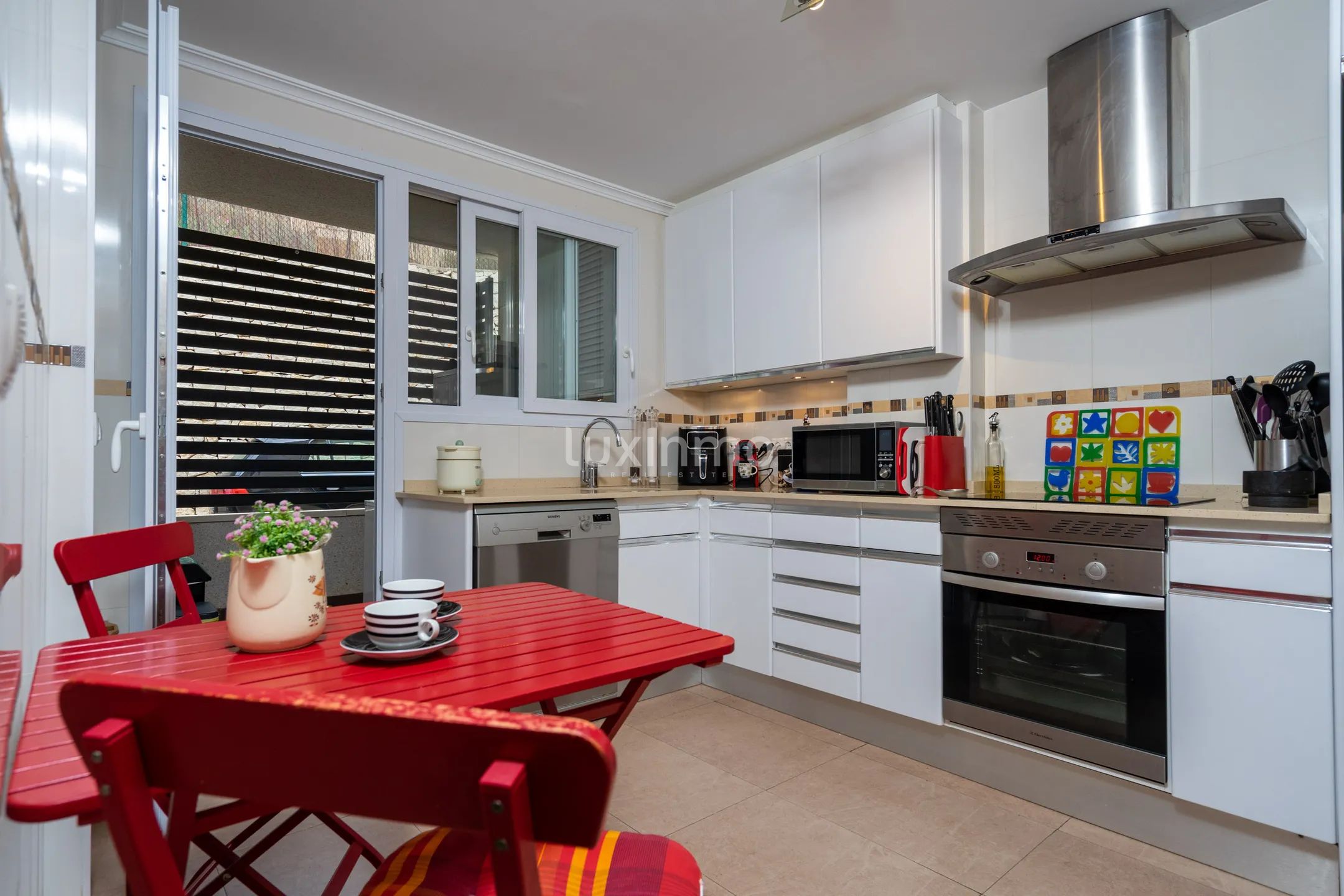 Charming Semi-Detached 4-Bedroom in Teulada — photo 7