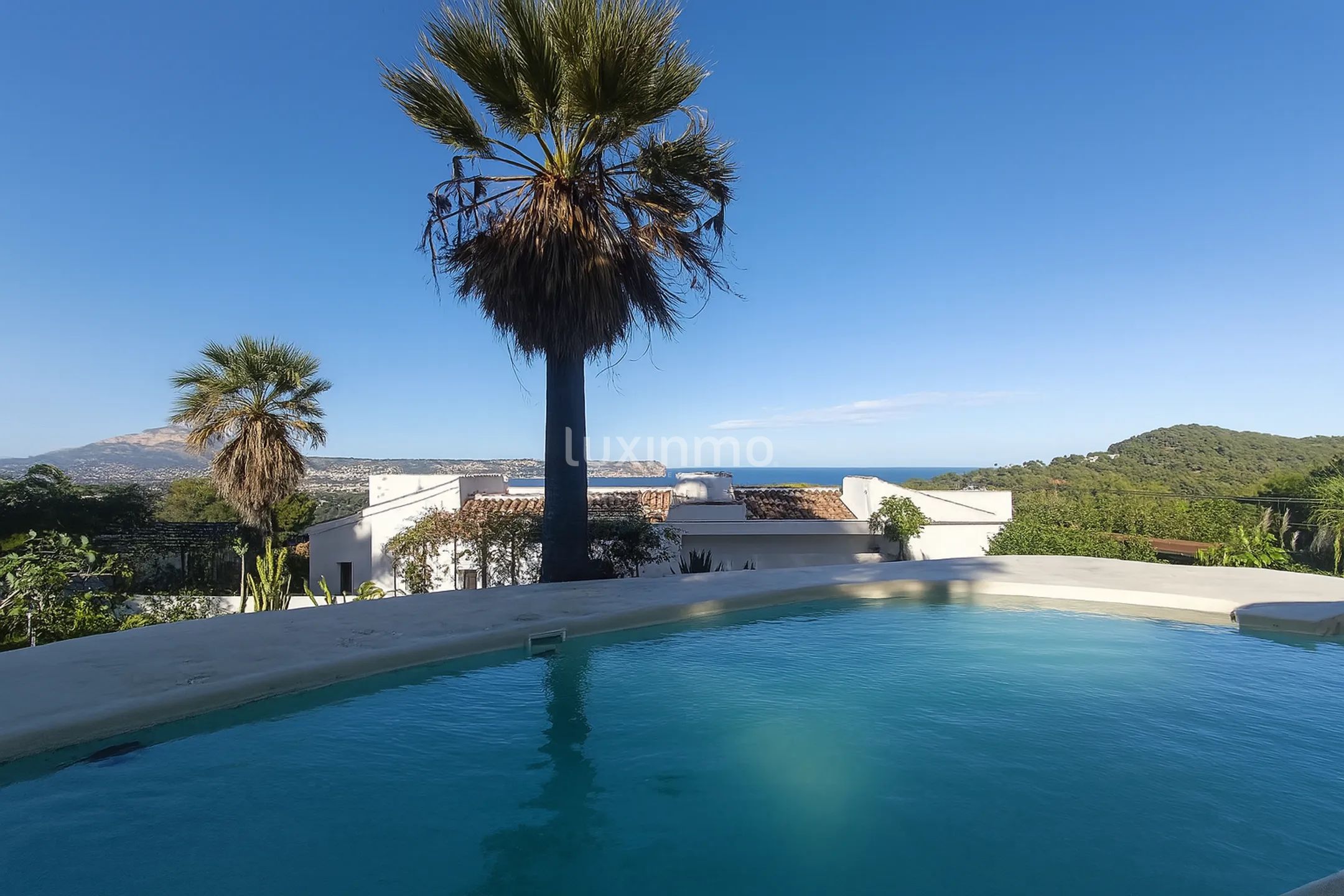 Villa im mediterranen Stil mit Panoramablick auf das Meer und den Montgó — photo 22