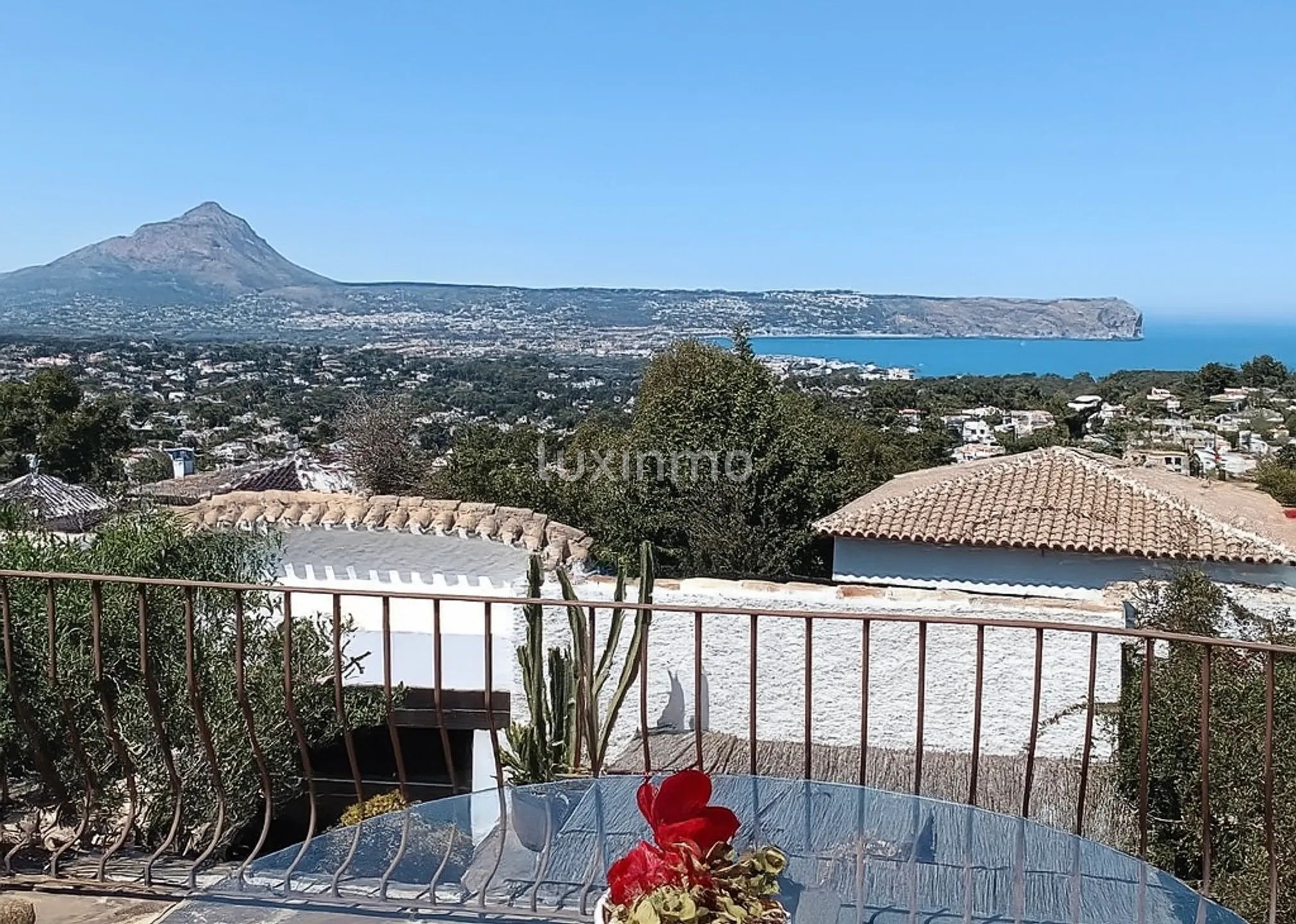 Villa im mediterranen Stil mit Panoramablick auf das Meer und den Montgó — photo 7