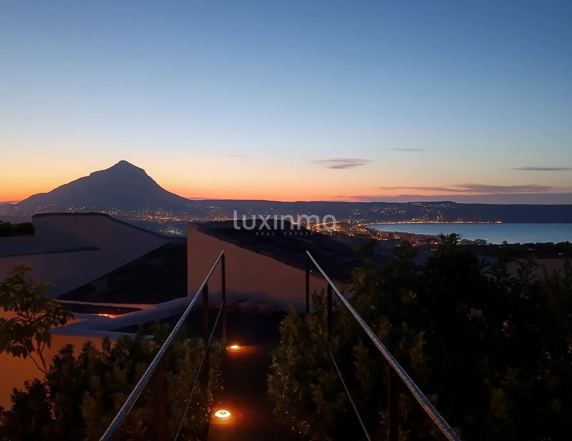 Villa im mediterranen Stil mit Panoramablick auf das Meer und den Montgó — photo 3