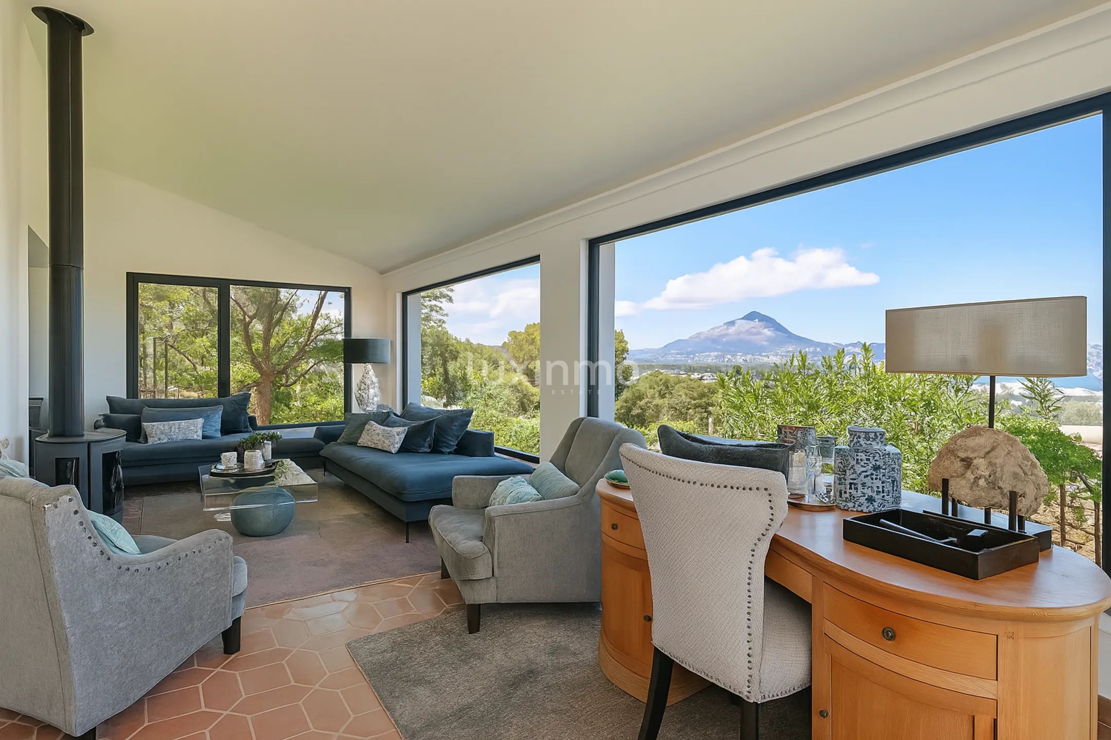 Villa im mediterranen Stil mit Panoramablick auf das Meer und den Montgó — photo 1