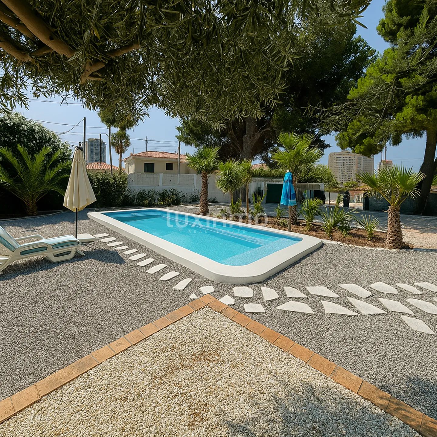 Villa mit 5 Schlafzimmern nur 10 Minuten zu Fuß vom Stadtzentrum entfernt