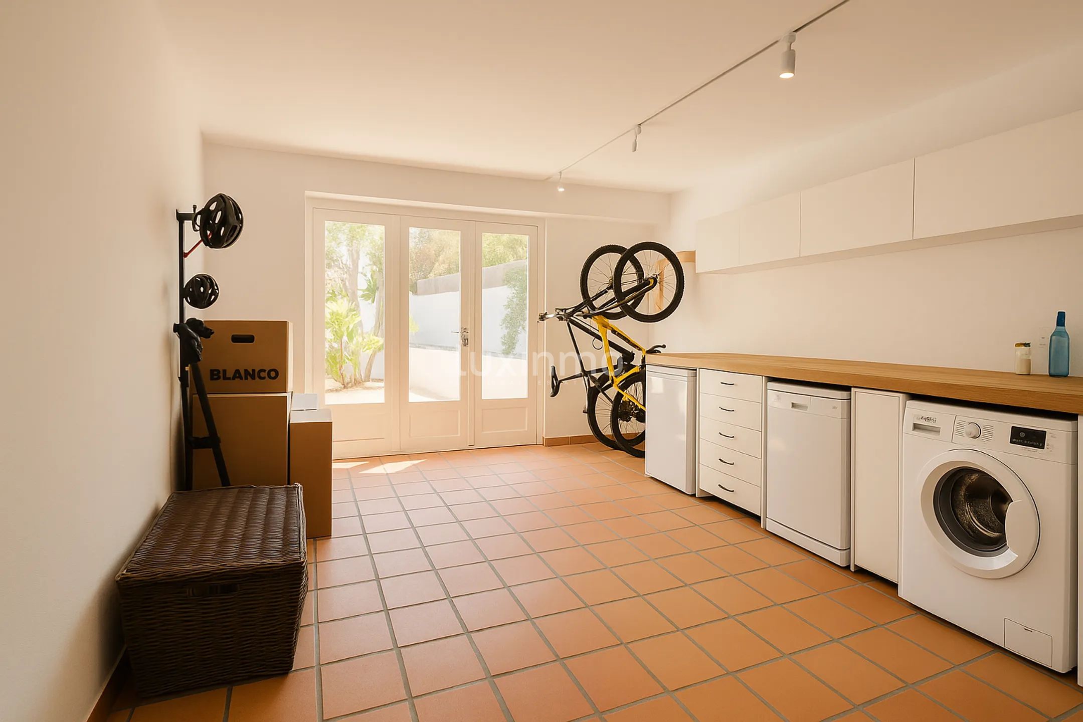 5 bedroom villa only 10 minutes walk from the town centre — photo 22