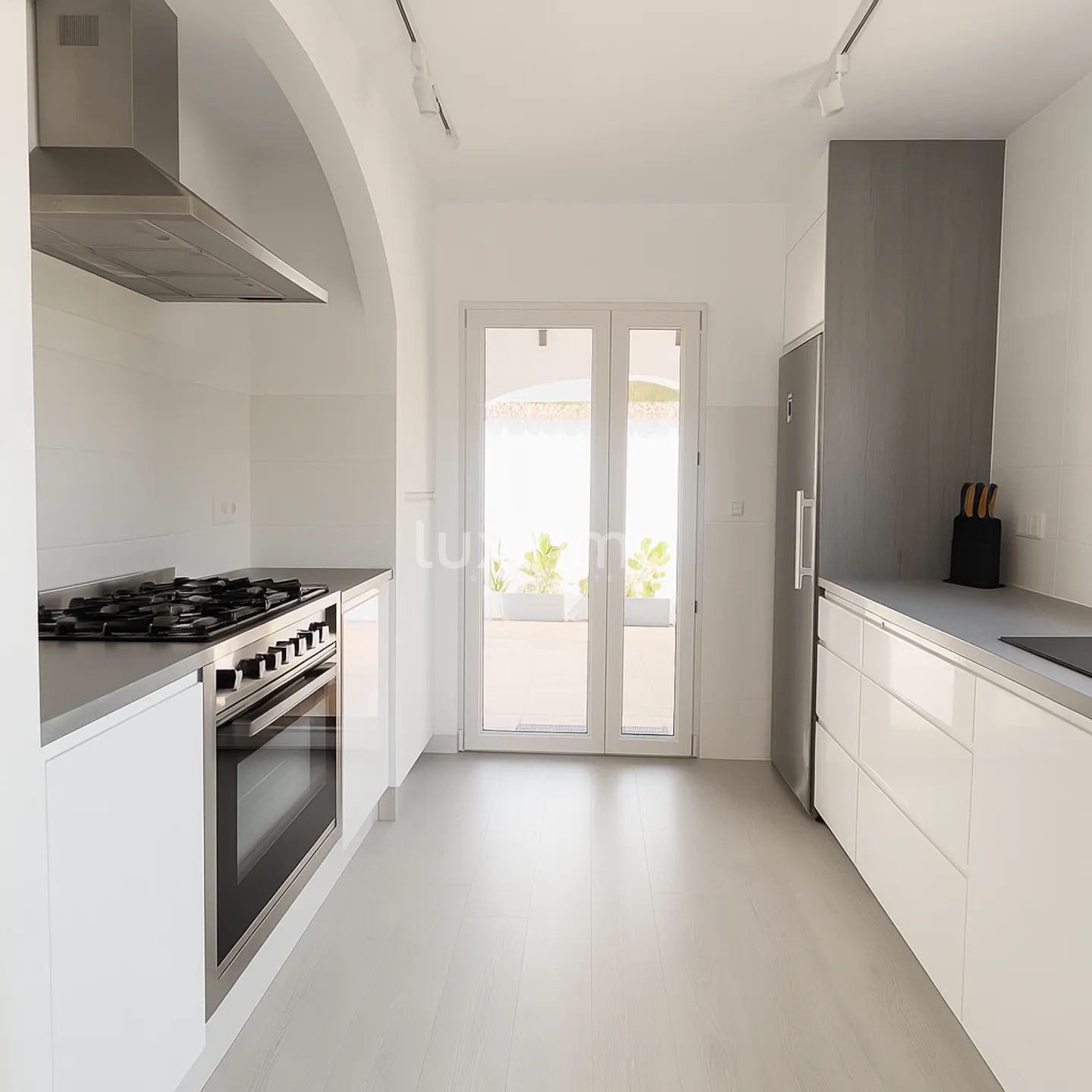 5 bedroom villa only 10 minutes walk from the town centre — photo 7