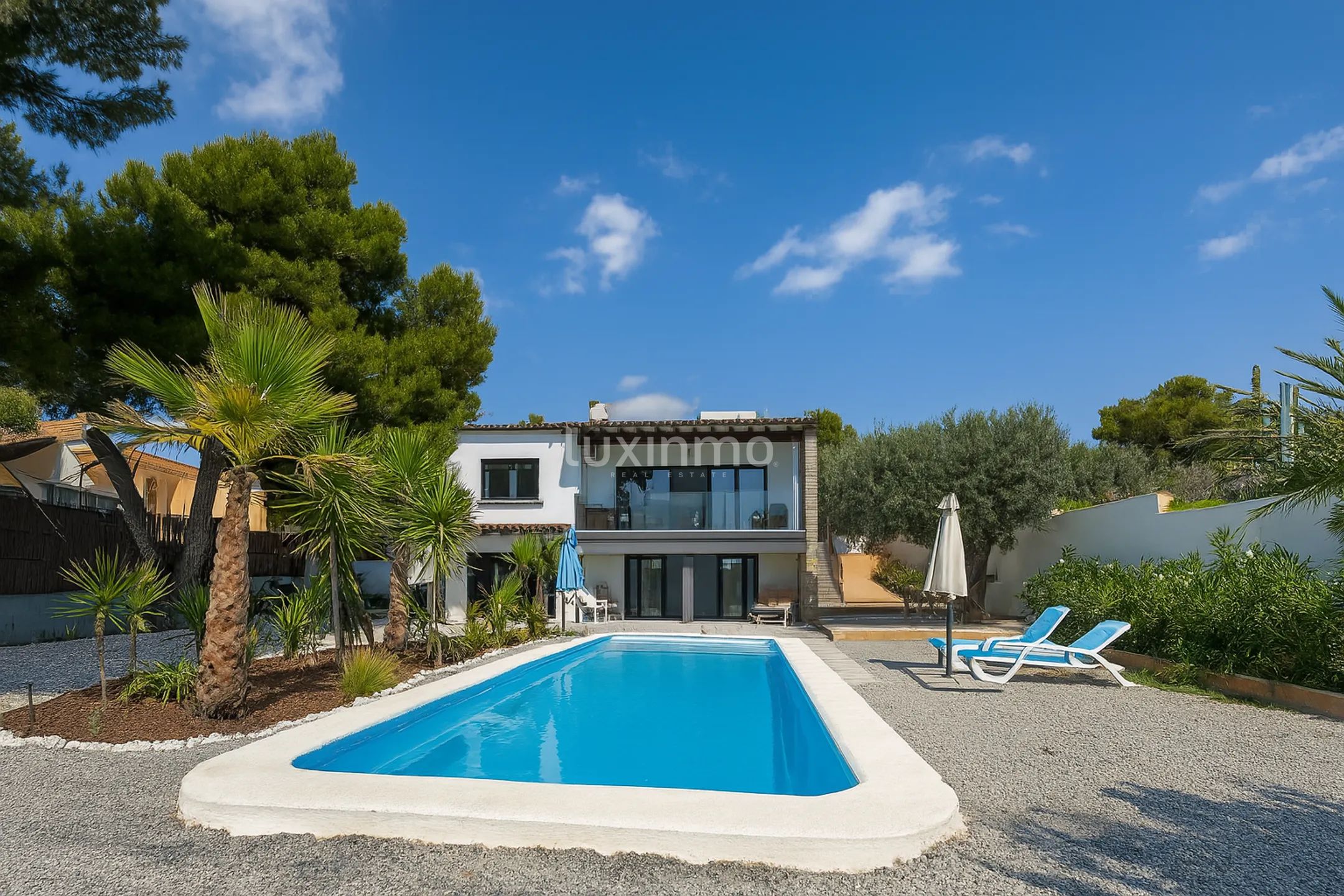 5 bedroom villa only 10 minutes walk from the town centre — photo 2