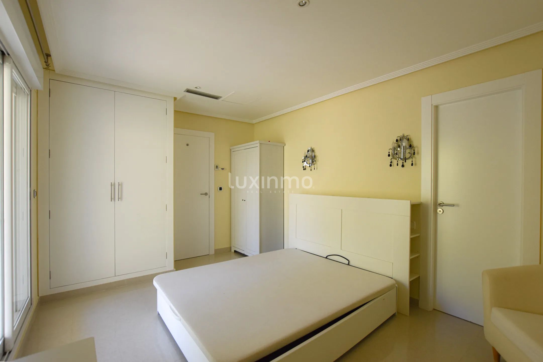 Просторный таунхаус с видом на море на продажу в Маскарате Альтеа — photo 24