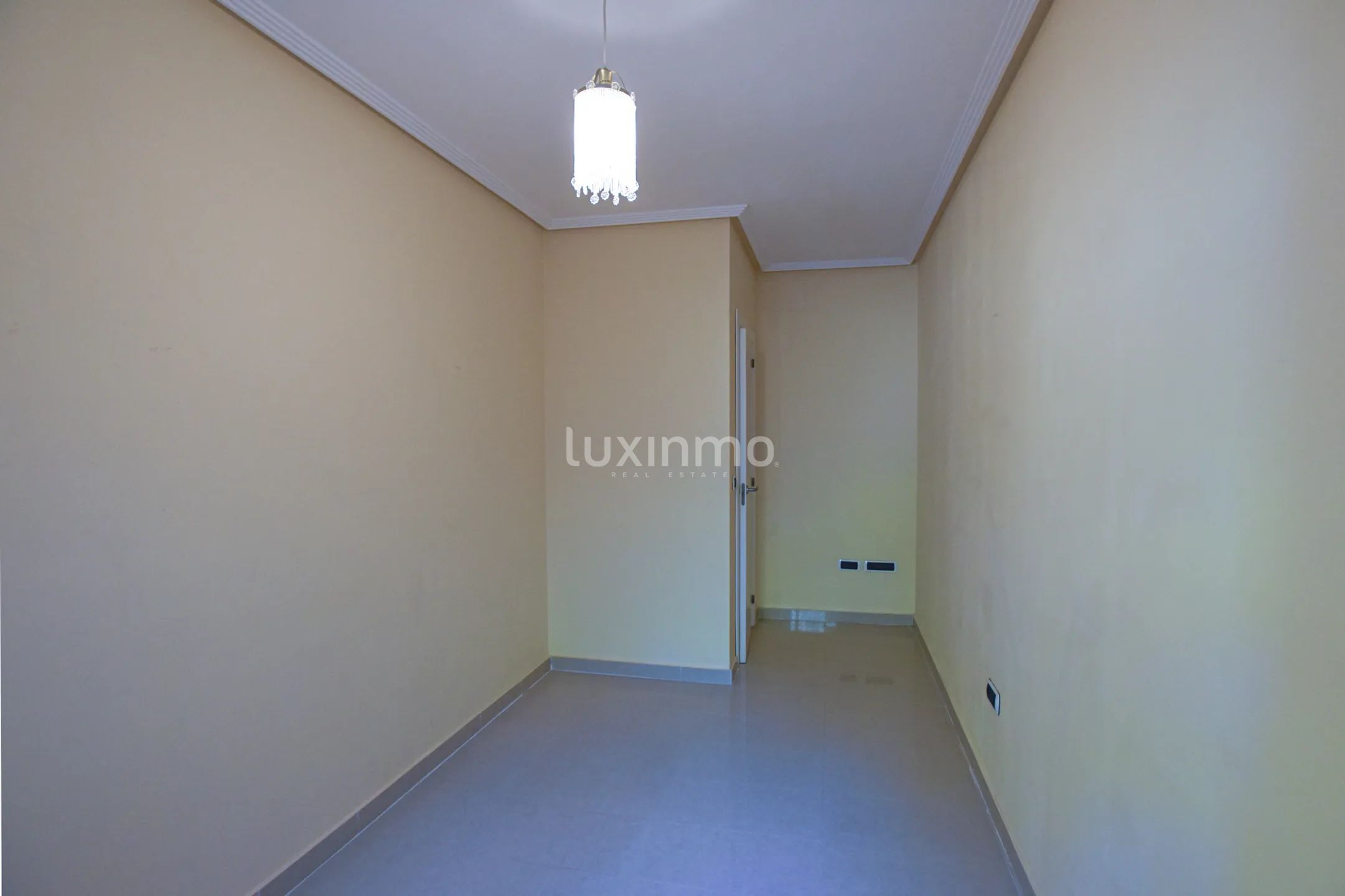 Просторный таунхаус с видом на море на продажу в Маскарате Альтеа — photo 40