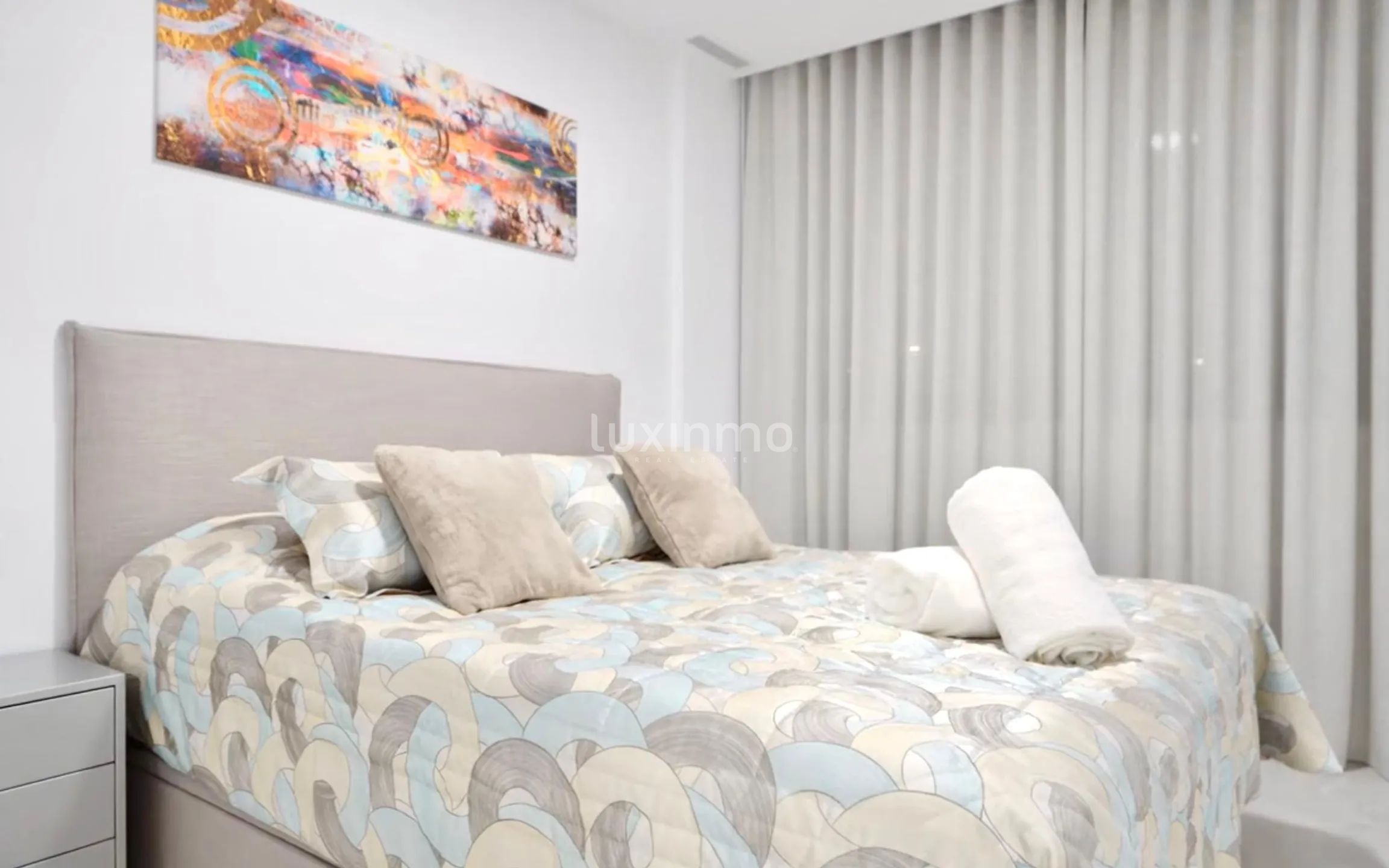 Modern appartement met uitzicht op skyline in luxe wellnesscomplex — photo 6