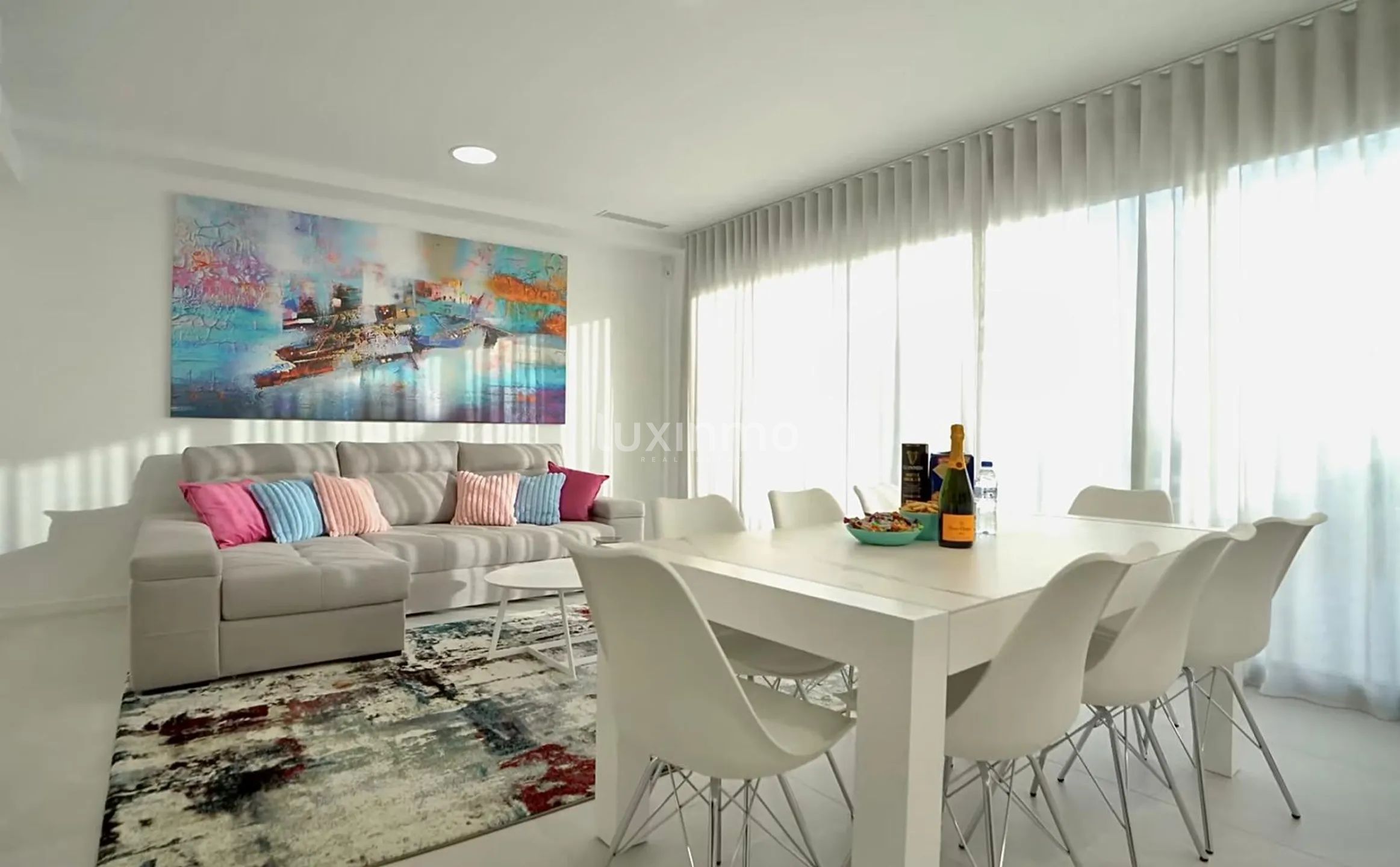 Modern appartement met uitzicht op skyline in luxe wellnesscomplex — photo 5