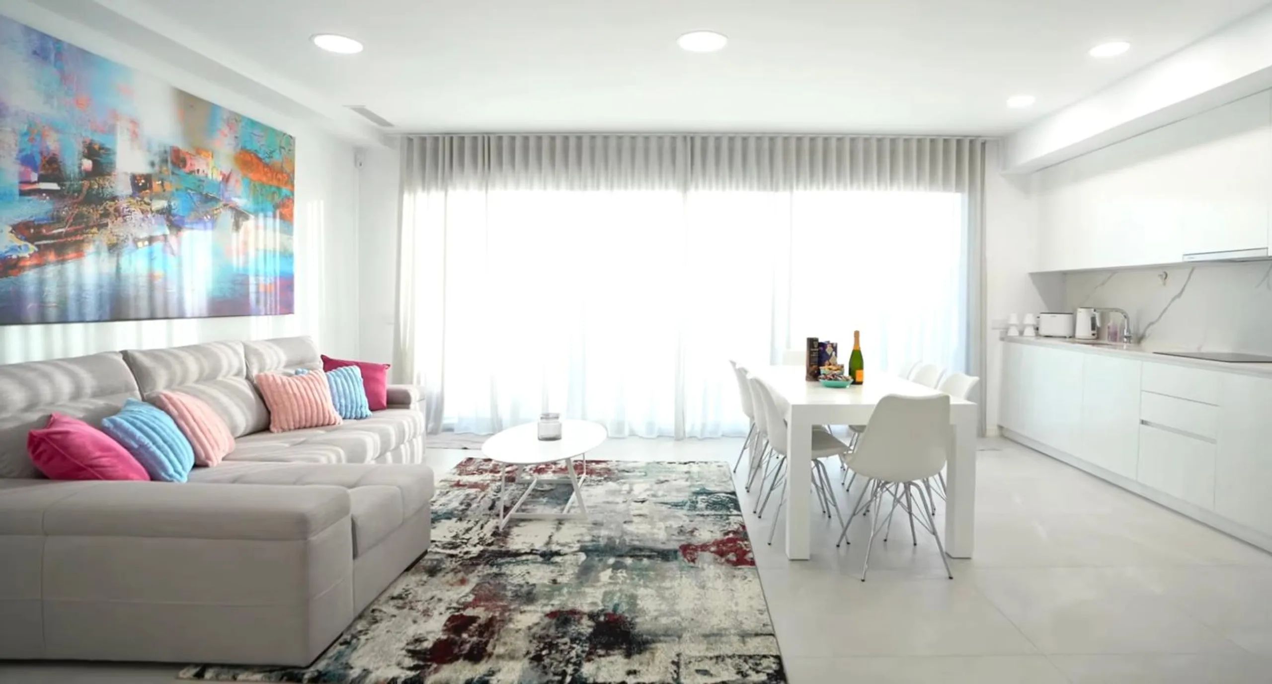 Modern appartement met uitzicht op skyline in luxe wellnesscomplex — photo 2