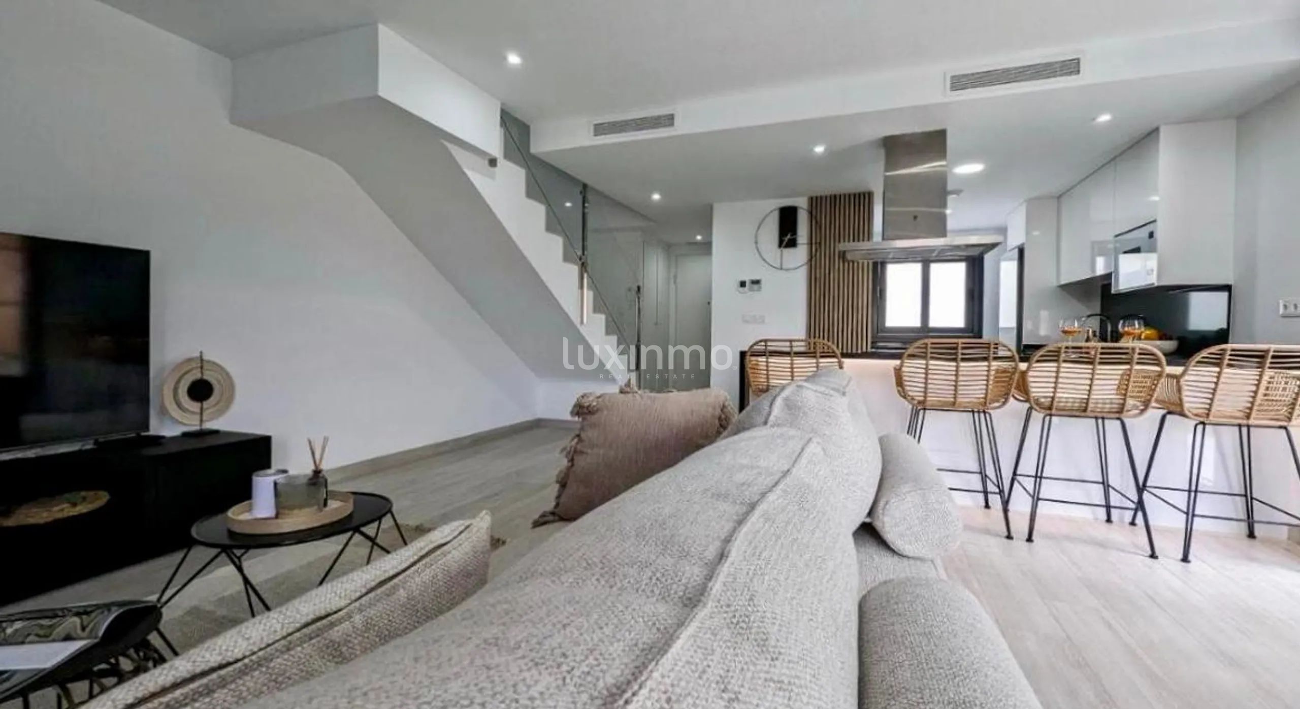 Semi-Detached House with Private Pool — photo 4