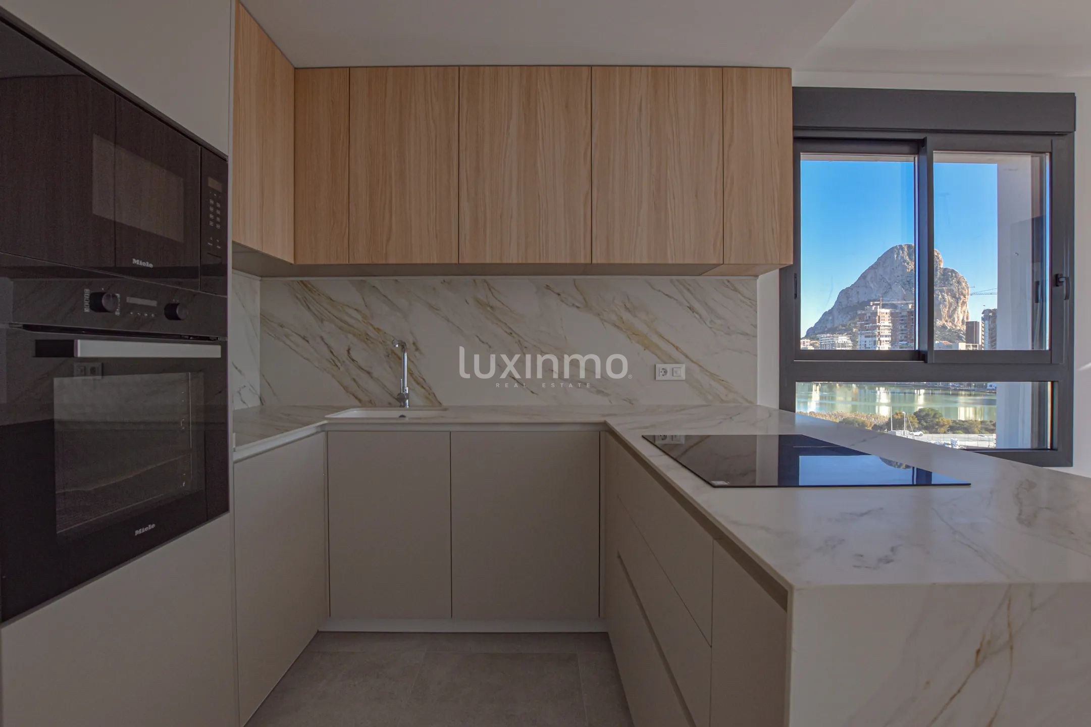 Modern flat with sea views in Calpe — photo 7