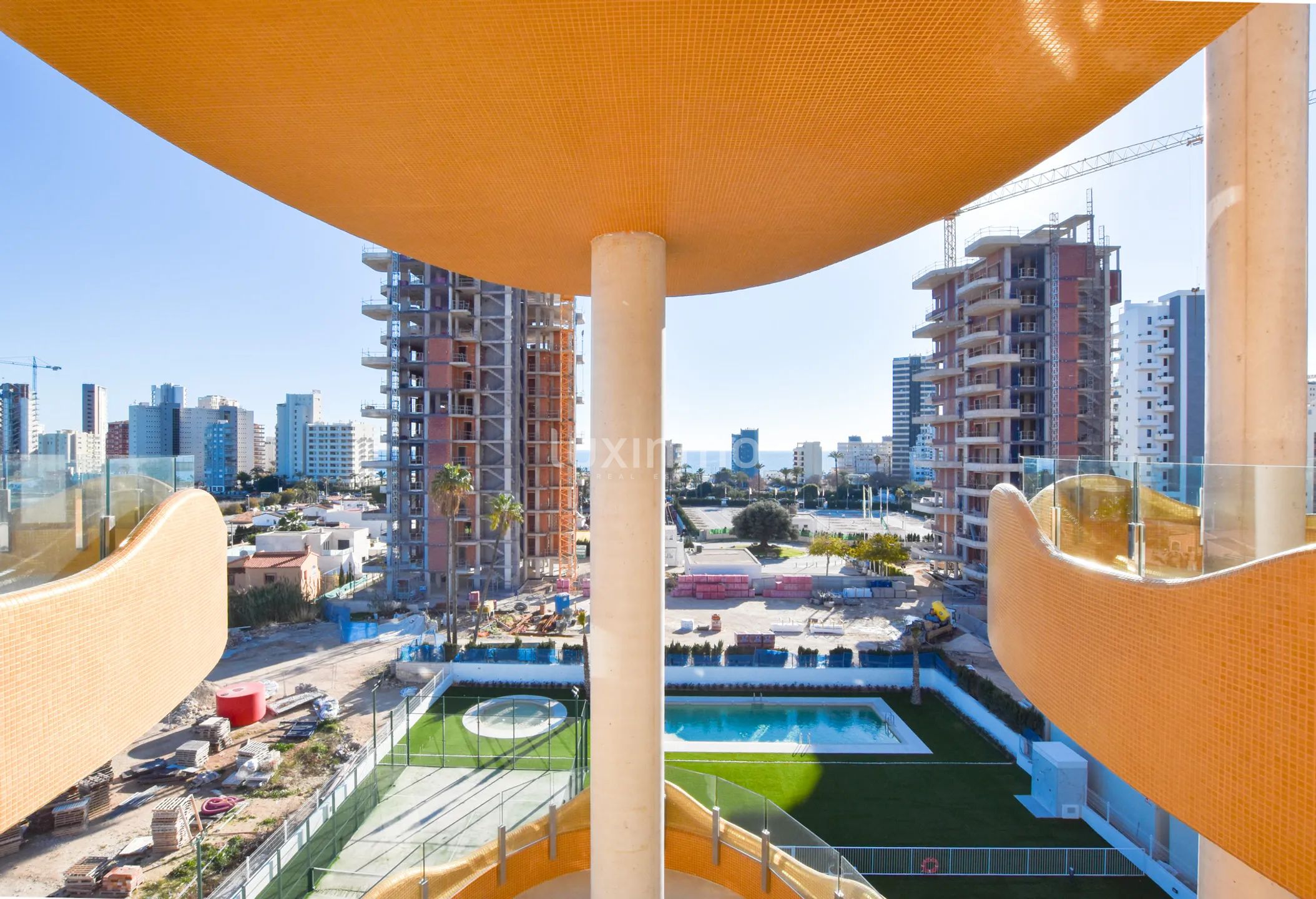 Modern flat with sea views in Calpe — photo 1
