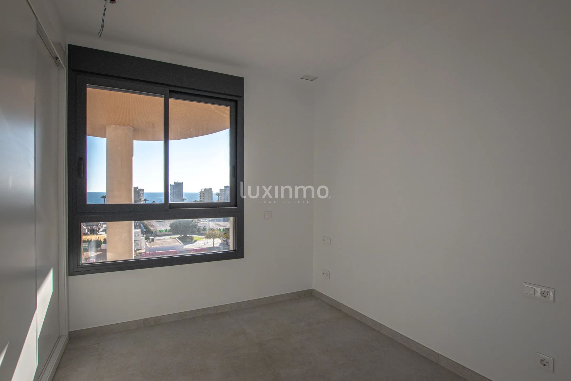Modern flat with sea views in Calpe — photo 13