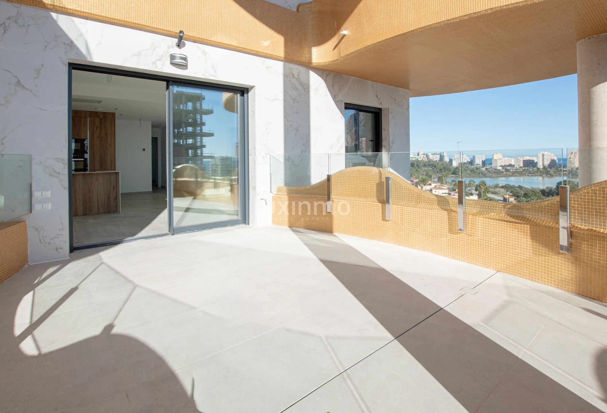 Modern flat with sea views in Calpe — photo 2