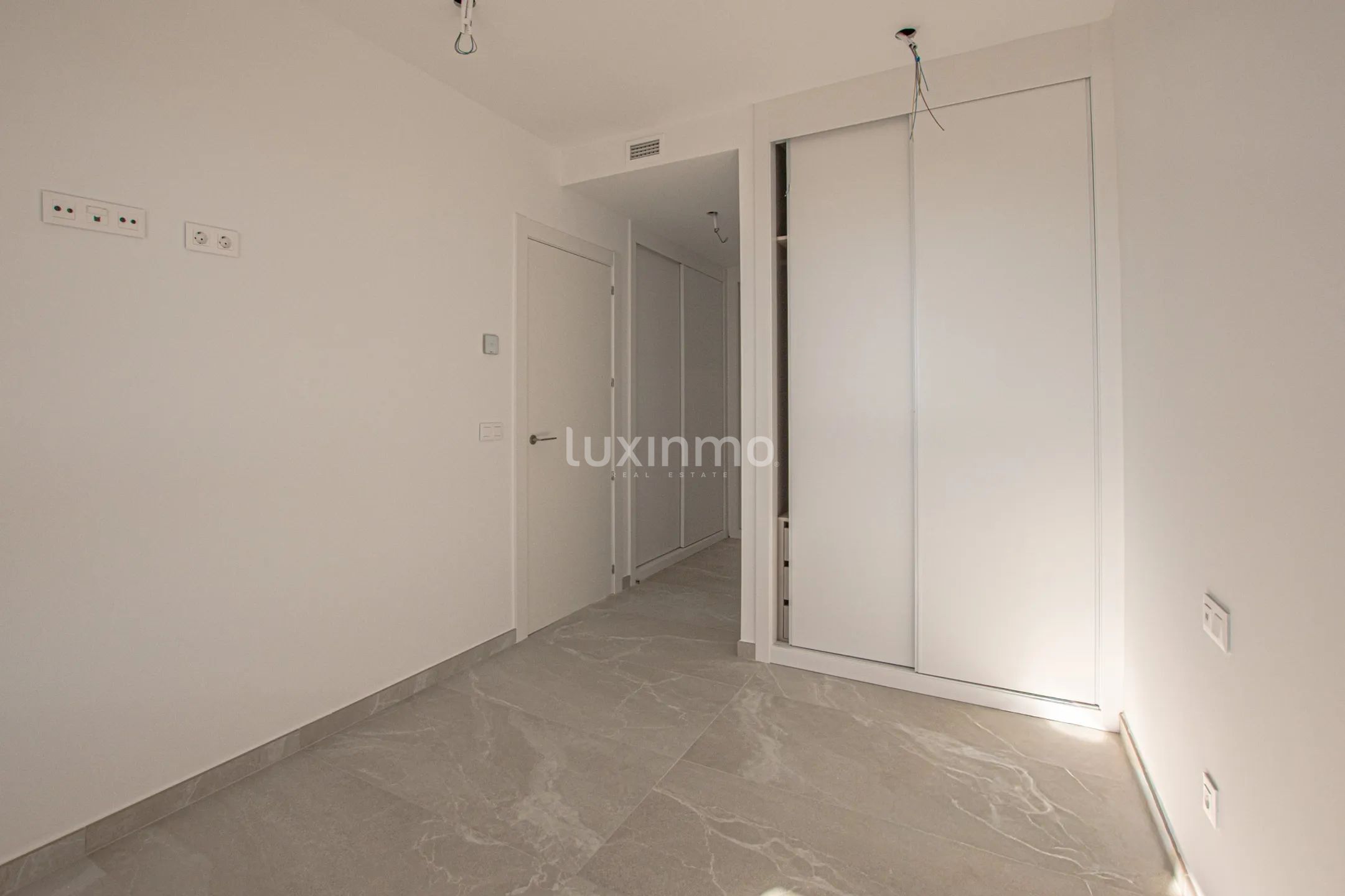 Modern flat with sea views in Calpe — photo 10