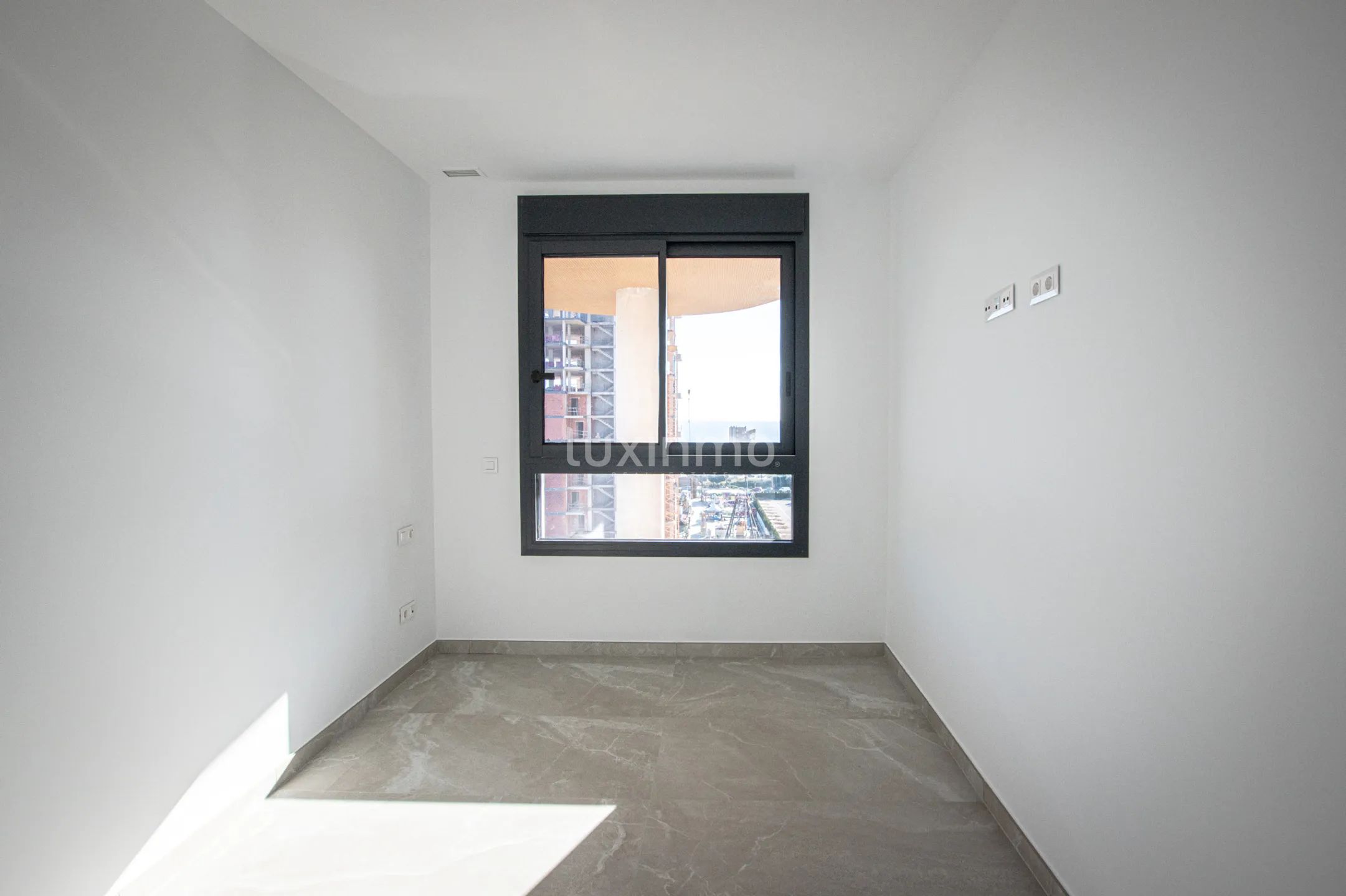 Modern flat with sea views in Calpe — photo 12