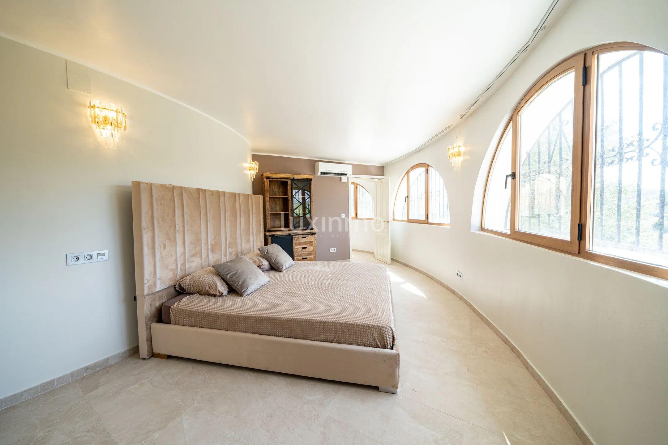 Luksusowa willa w stylu odosobnienia w Altei — photo 28