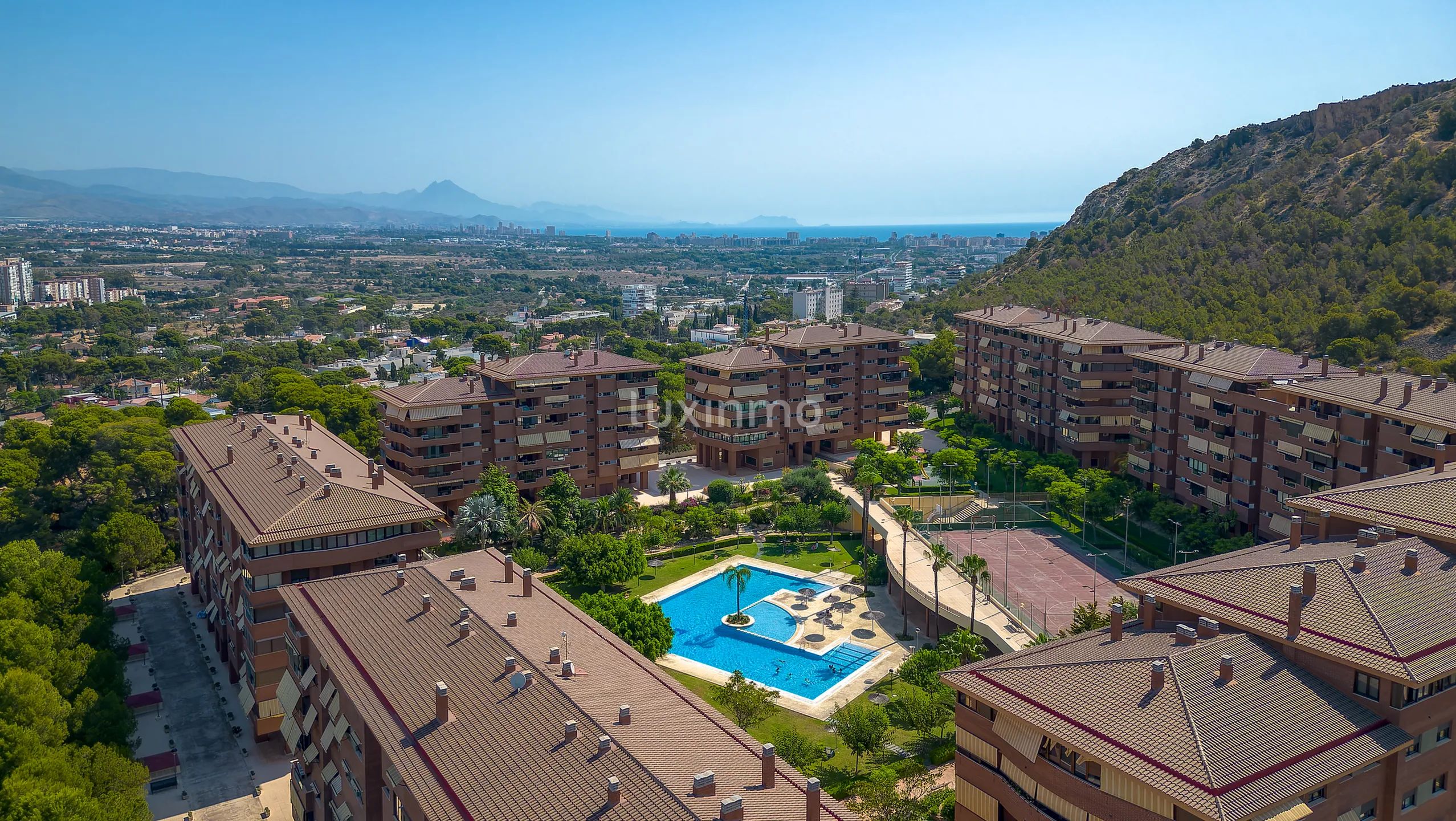 Spacieux appartement de 5 chambres avec vue imprenable sur la montagne à Alicante — photo 4