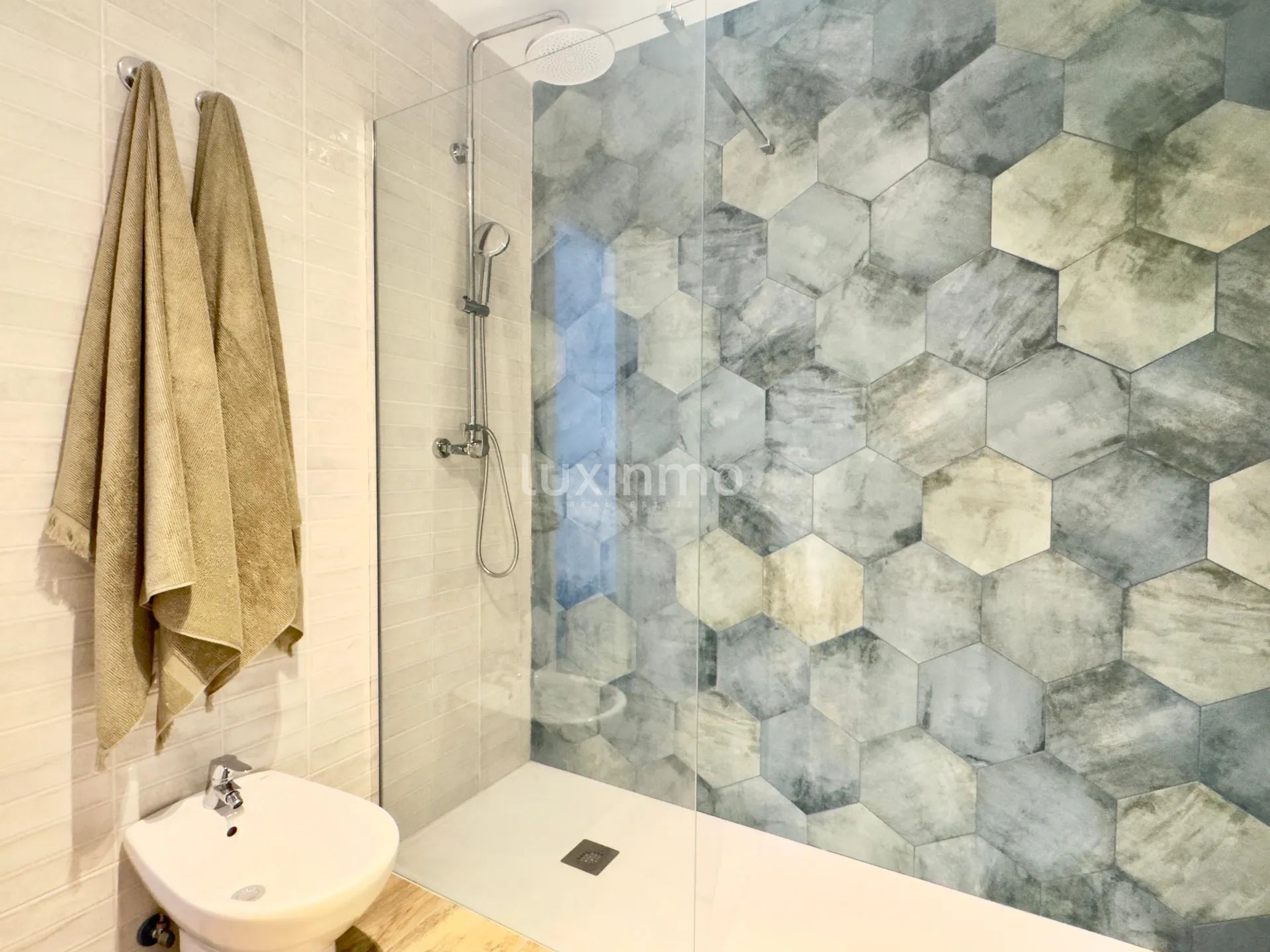 Appartement en bord de mer à louer à Mascarat — photo 13