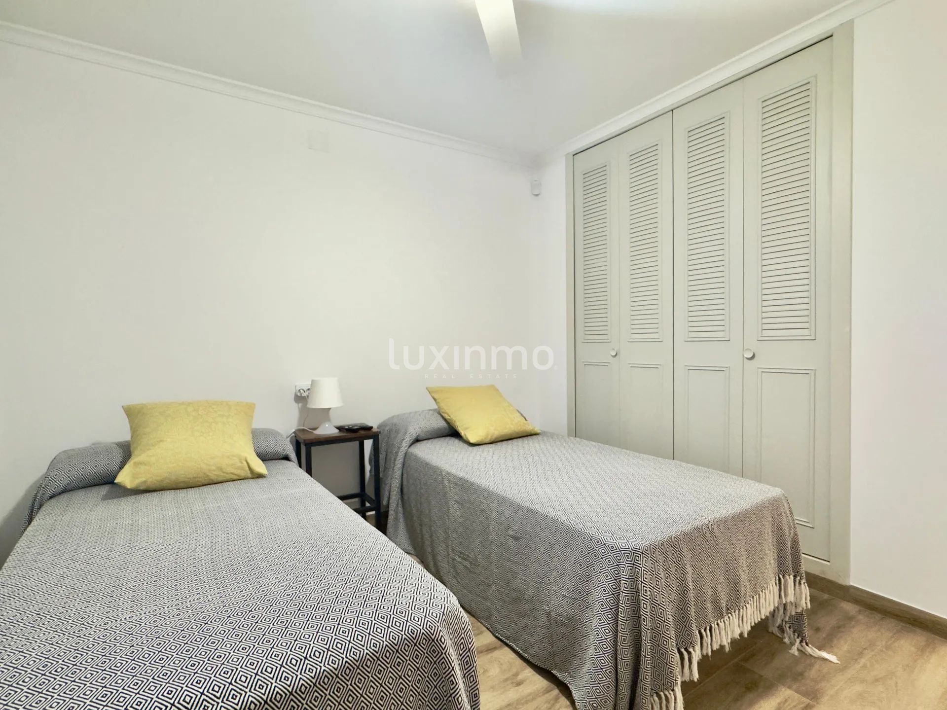 Appartement en bord de mer à louer à Mascarat — photo 11