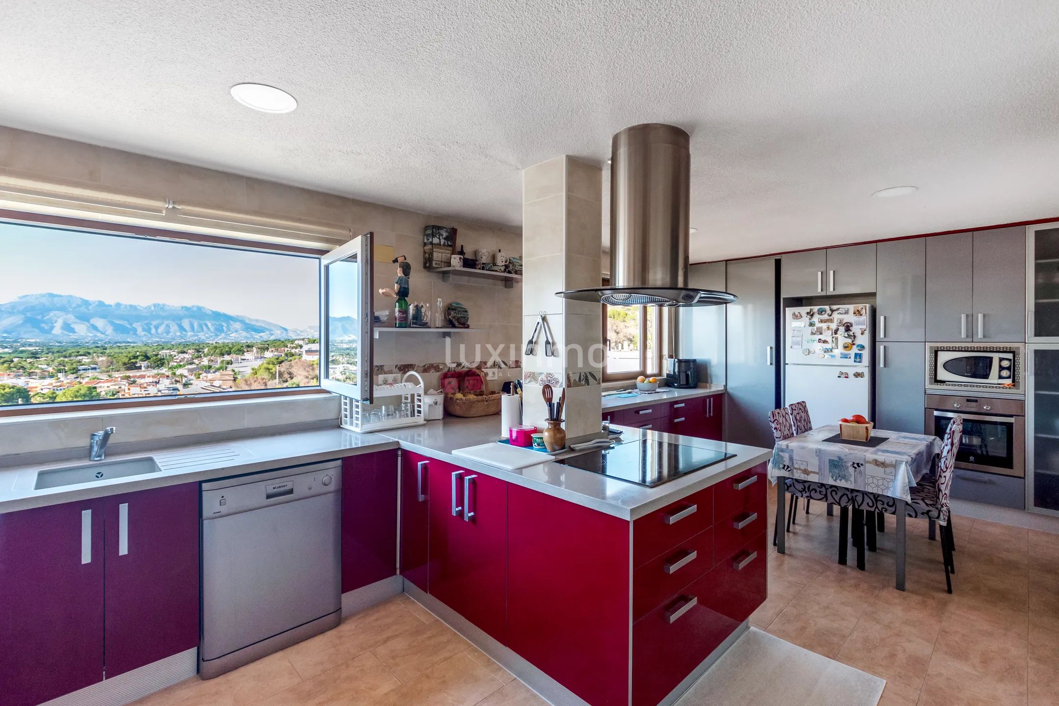 7-Bedroom detached house with stunning views in Rincón de Loix, Benidorm — photo 8