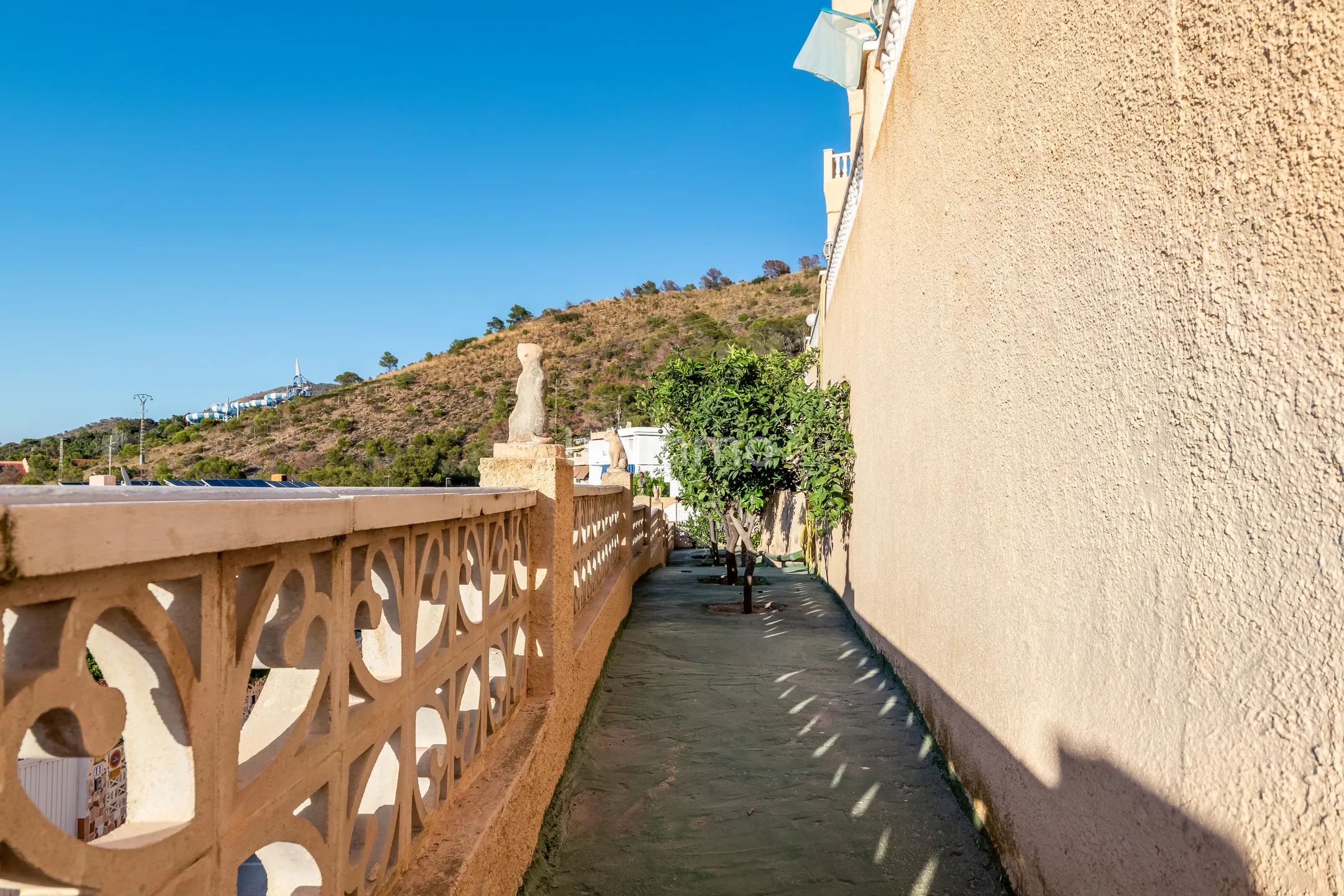 7-Bedroom detached house with stunning views in Rincón de Loix, Benidorm — photo 42