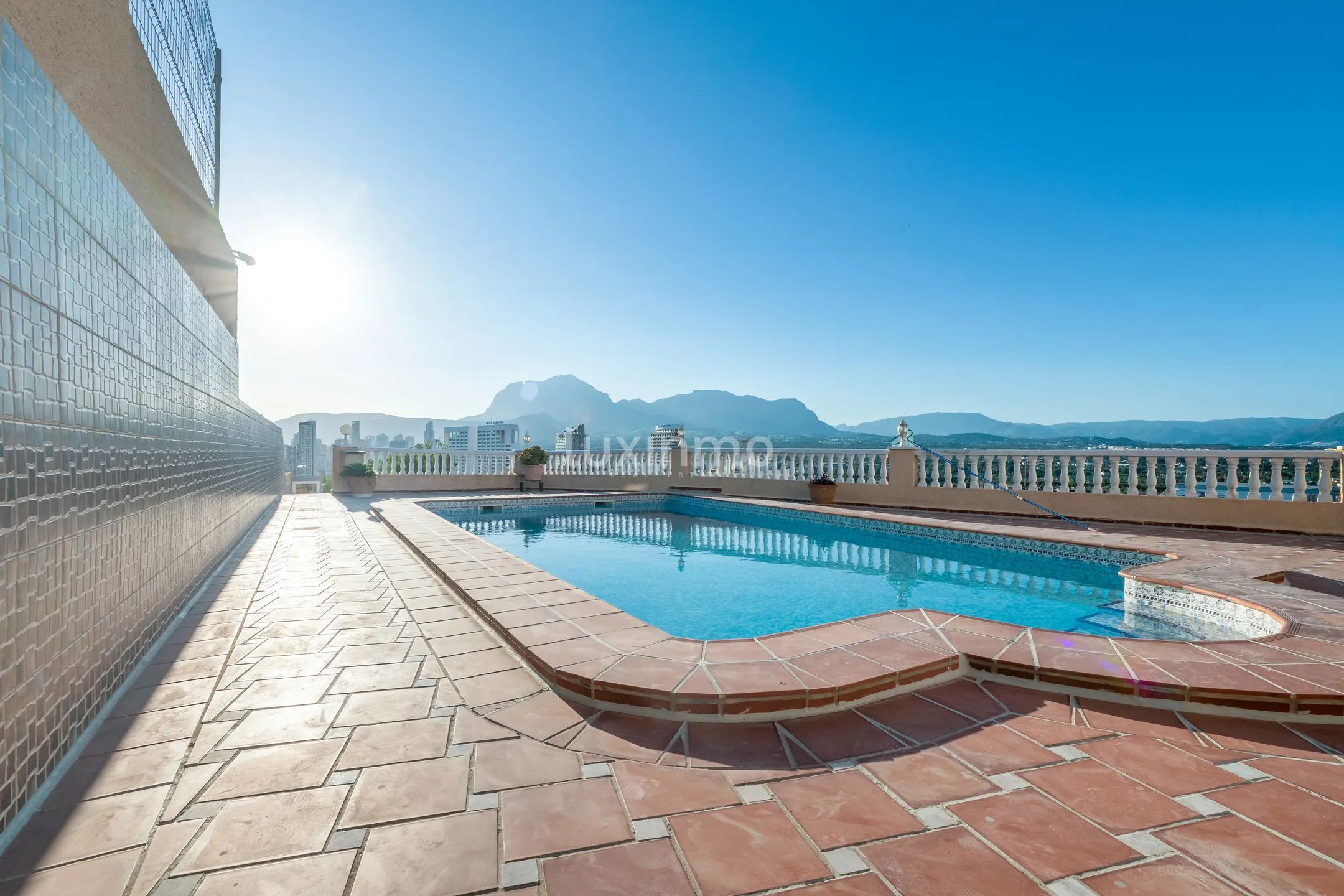 Freistehendes Haus mit 7 Schlafzimmern und atemberaubender Aussicht in Rincón de Loix, Benidorm